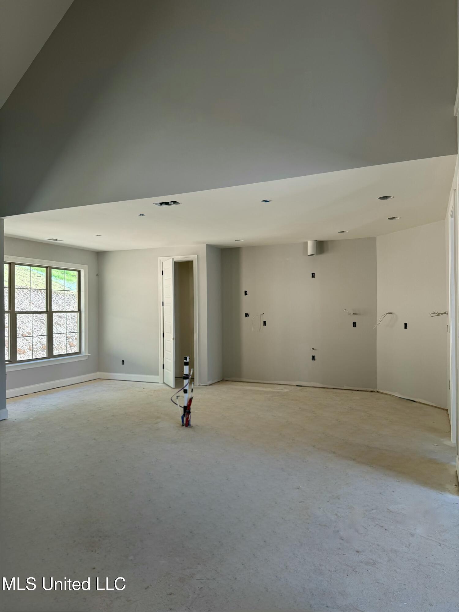 8593 Gwin Hollow Drive Property Photo 8