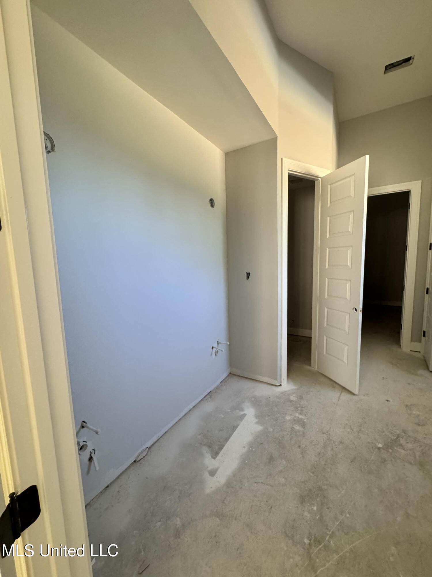 8593 Gwin Hollow Drive Property Photo 13