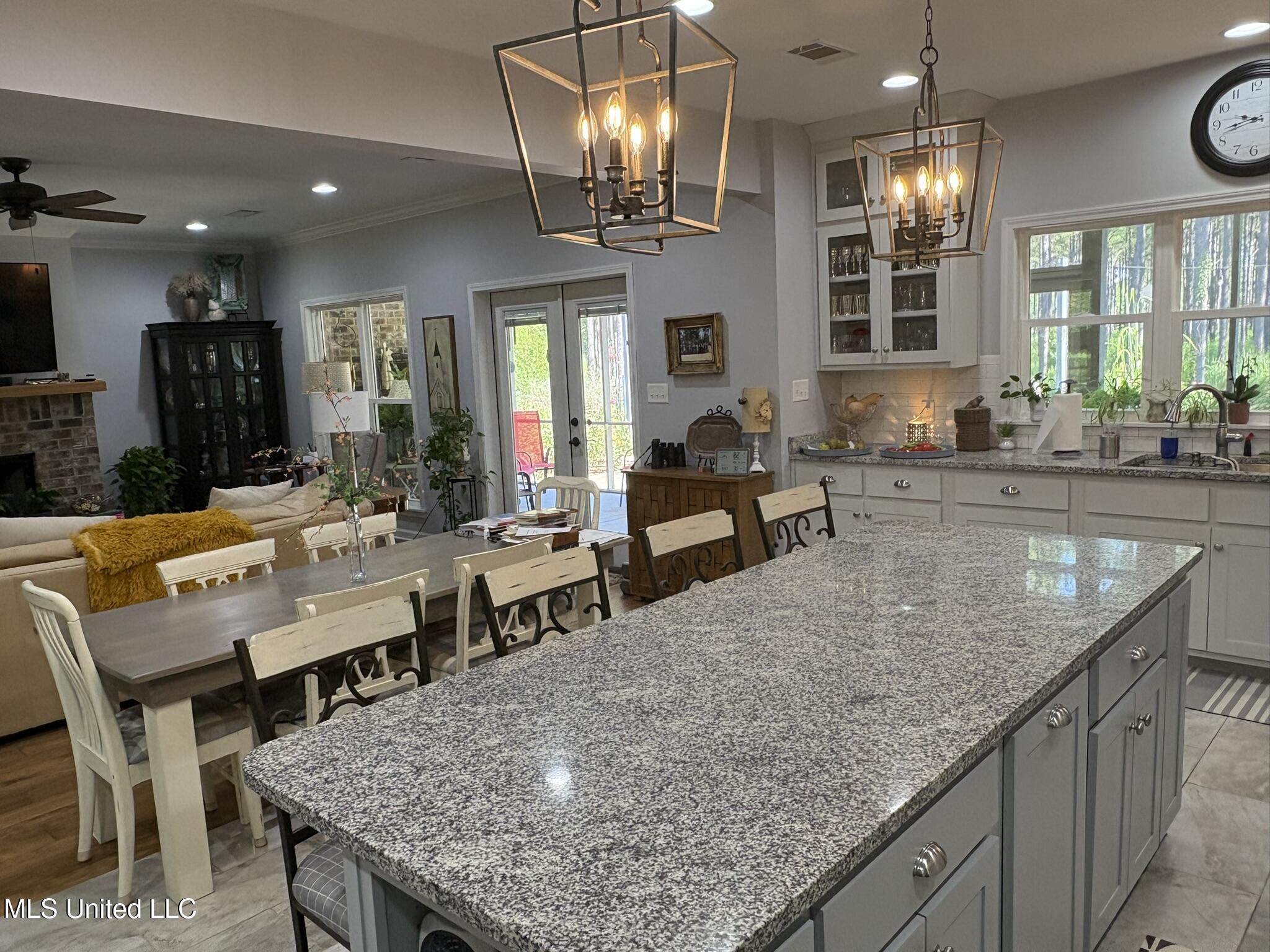 333 Paul White Road Property Photo 7