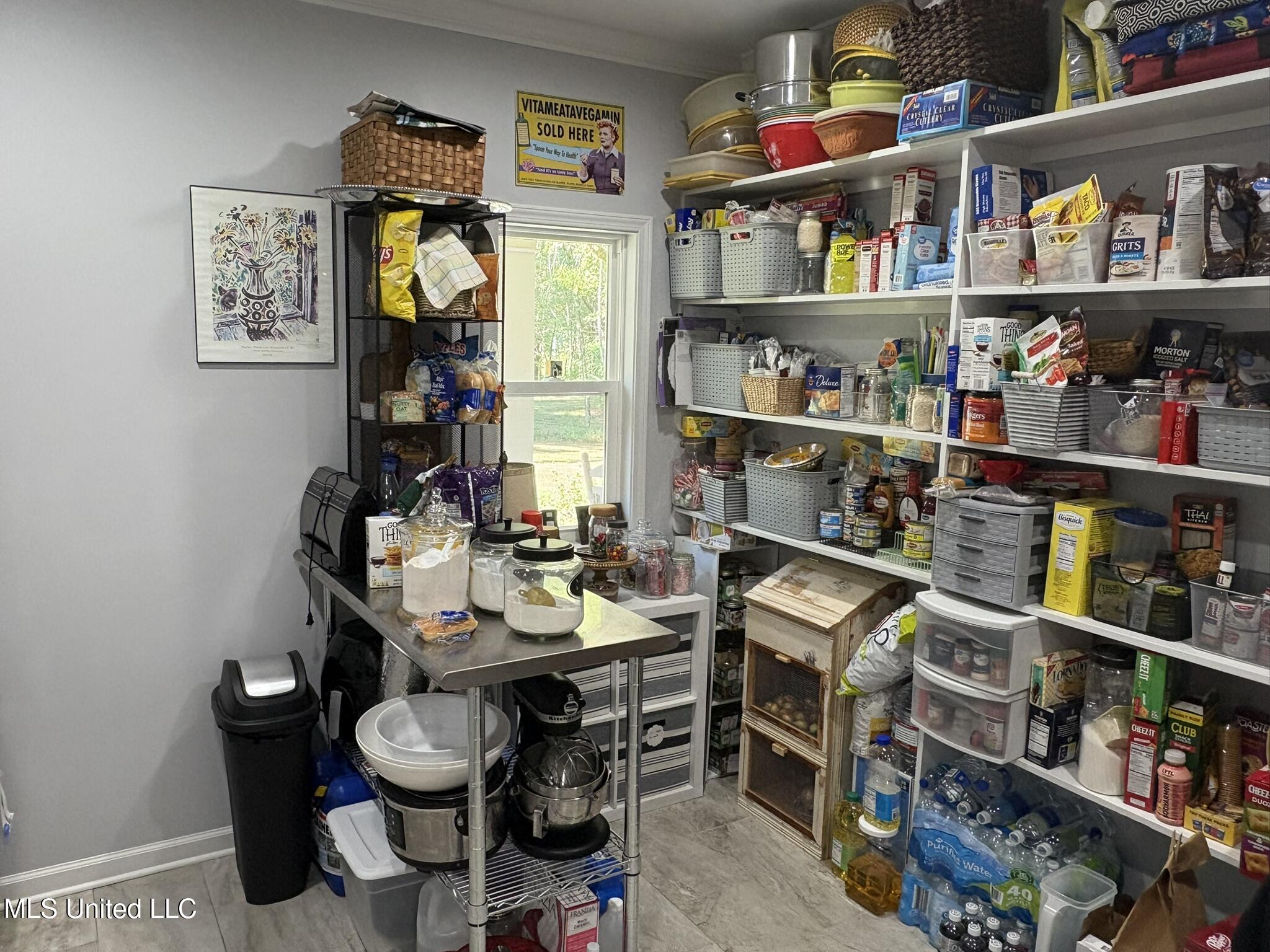 333 Paul White Road Property Photo 8