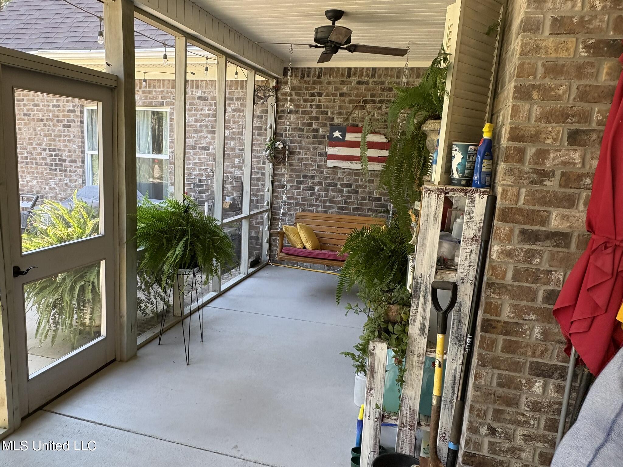 333 Paul White Road Property Photo 17