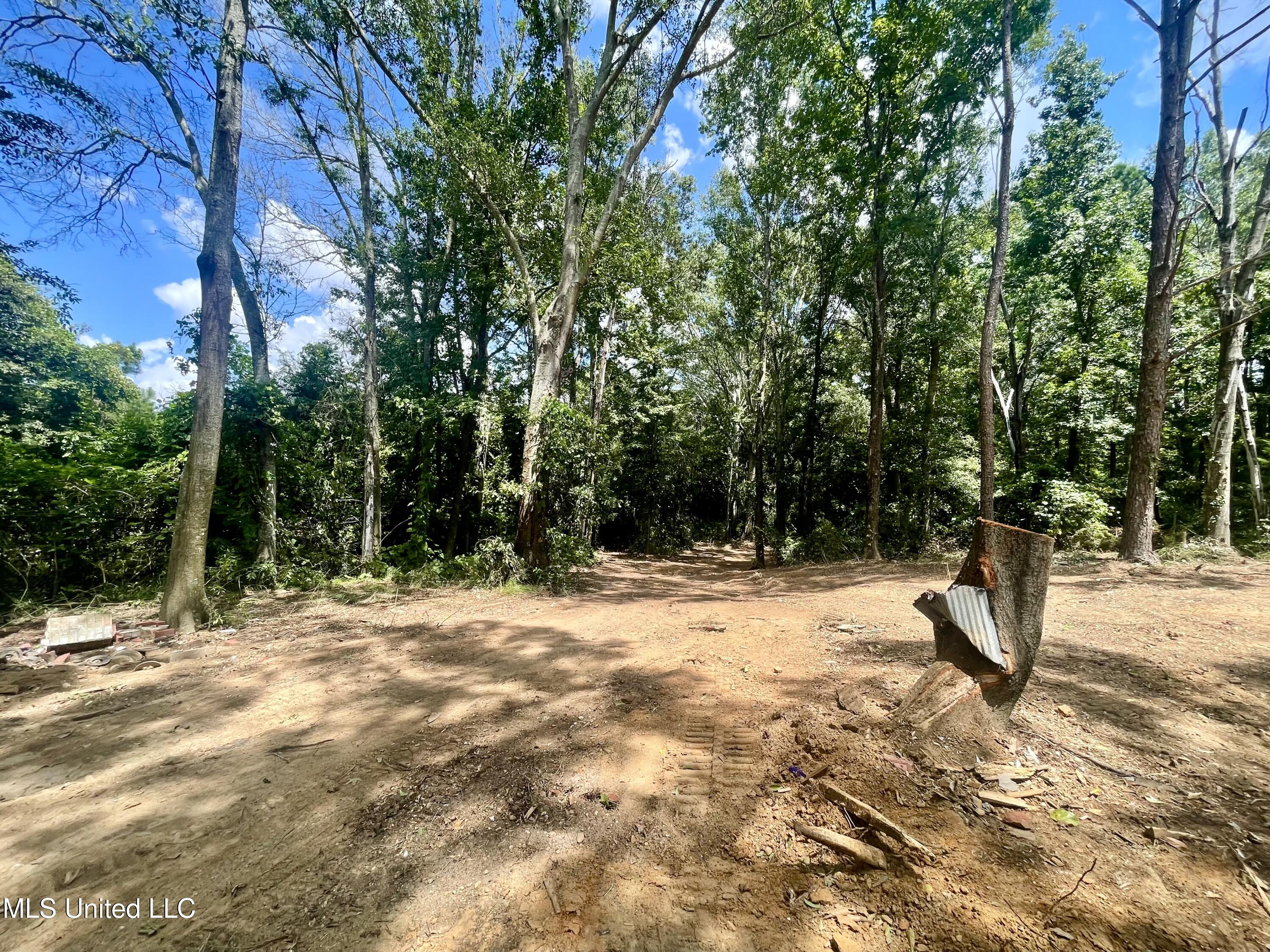 402 Drury Lane Property Photo 8