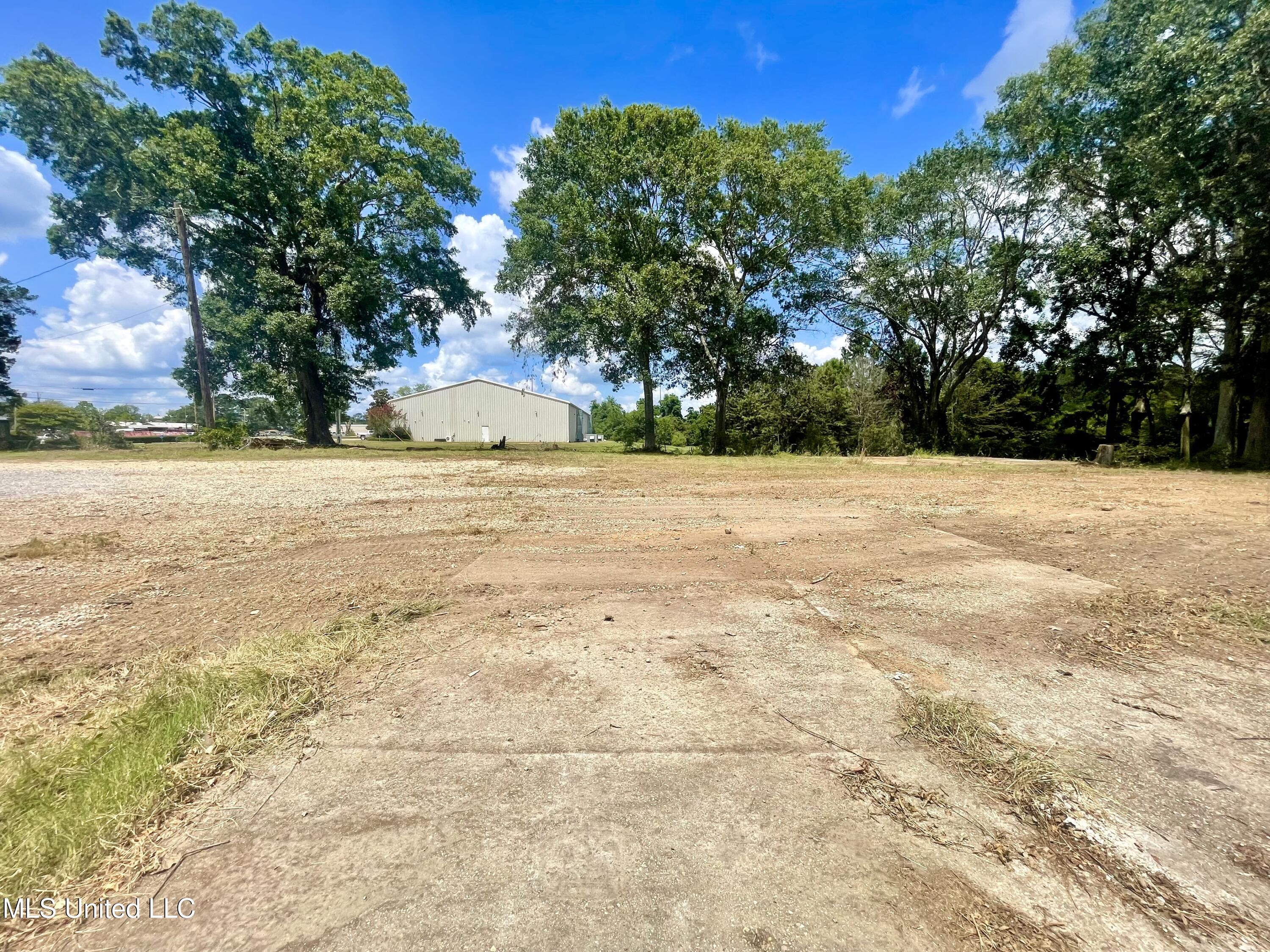 402 Drury Lane Property Photo 13