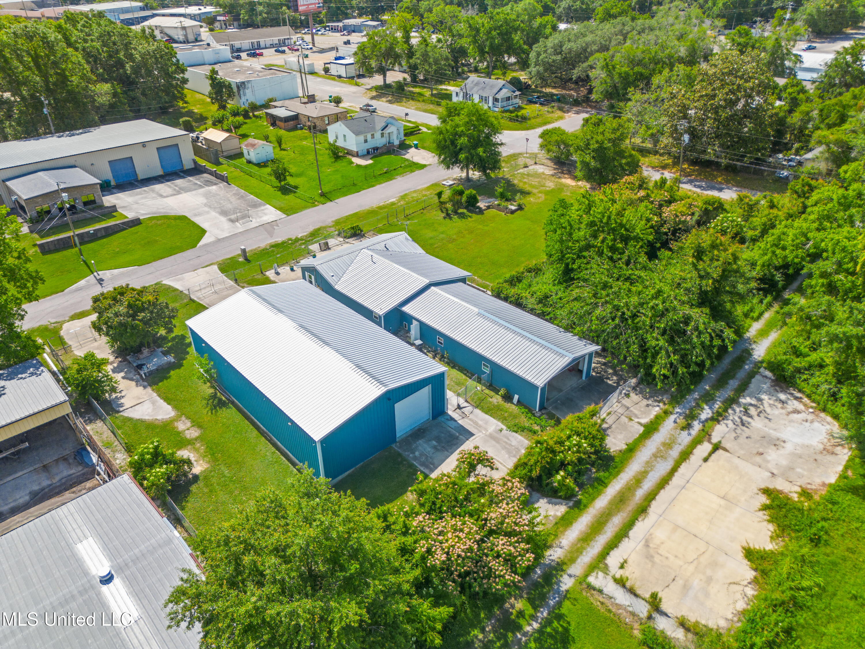 2713 15th Avenue Property Photo 1