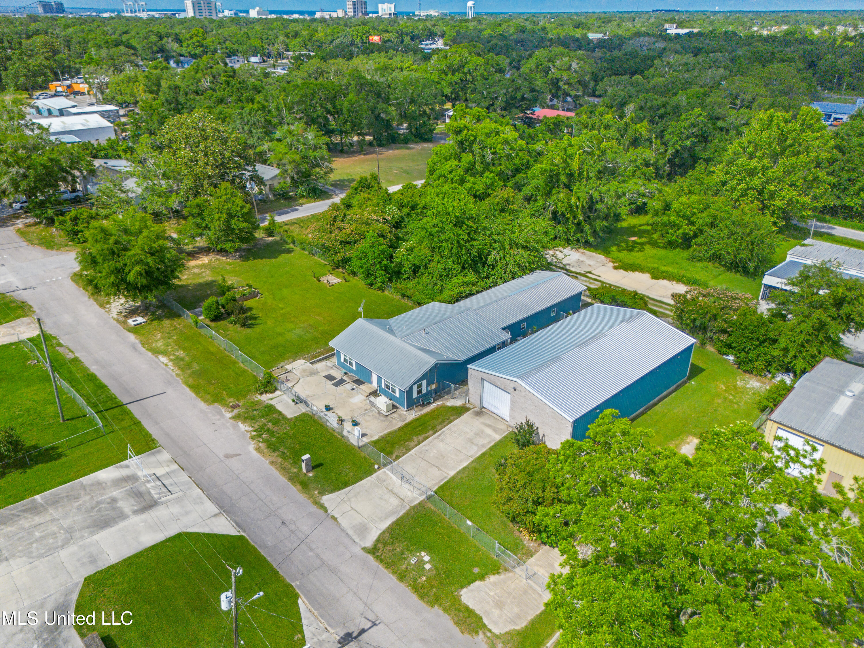 2713 15th Avenue Property Photo 24