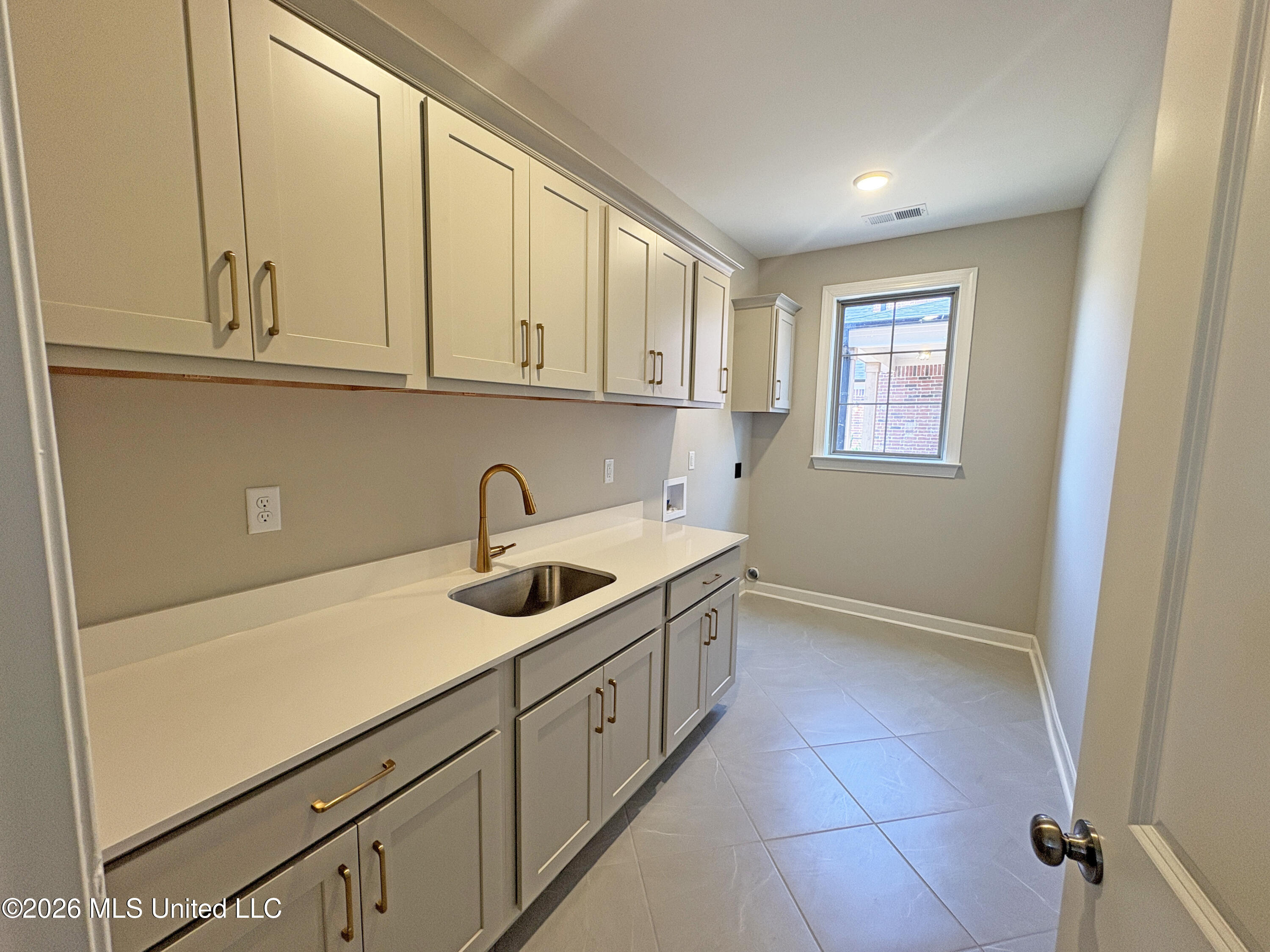 8070 Old Addison Drive Property Photo 21
