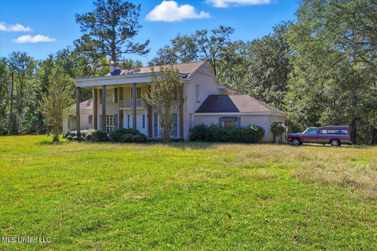 602 Circle Drive Property Photo 1