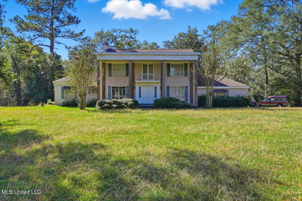 602 Circle Drive Property Photo 2