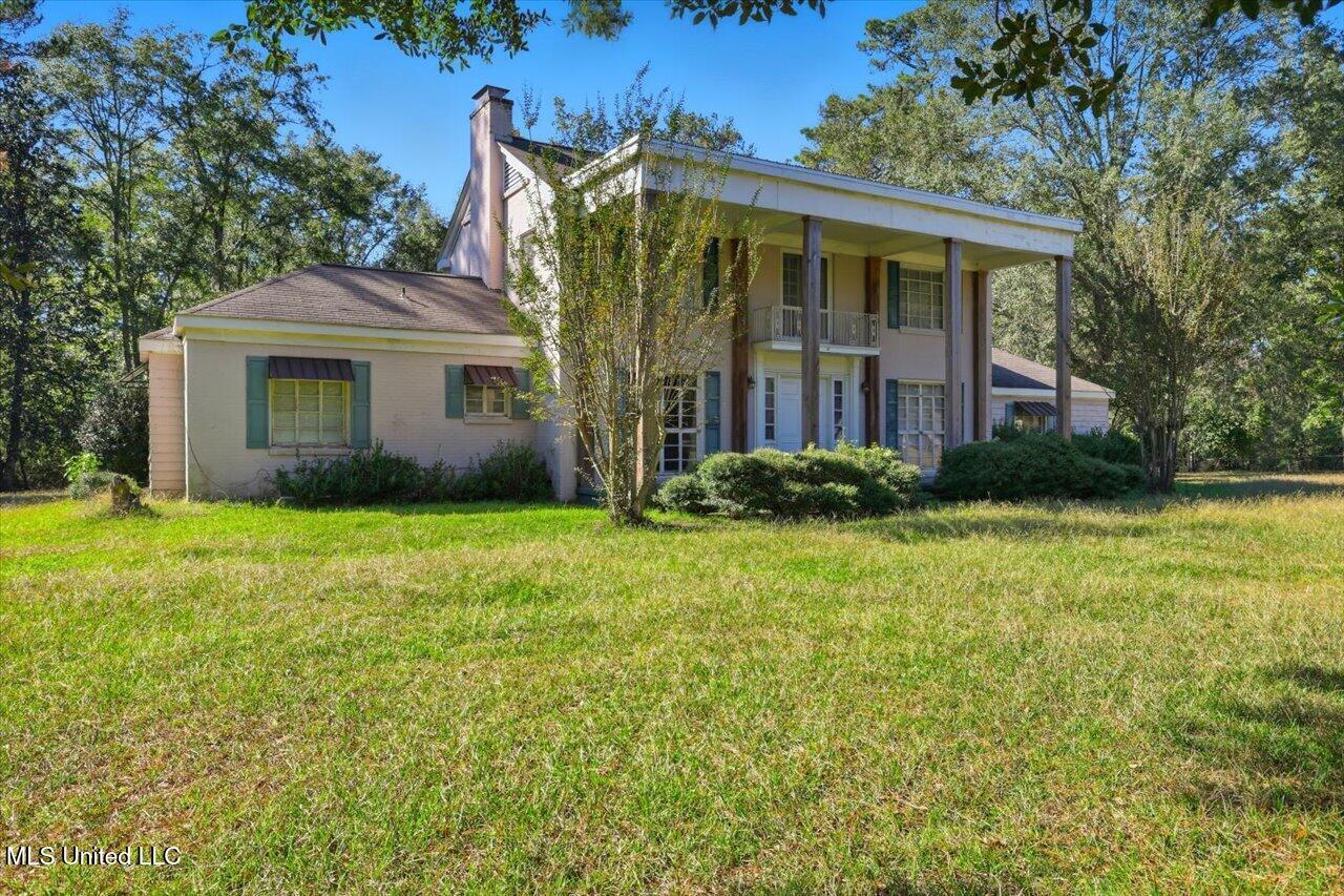 602 Circle Drive Property Photo 3