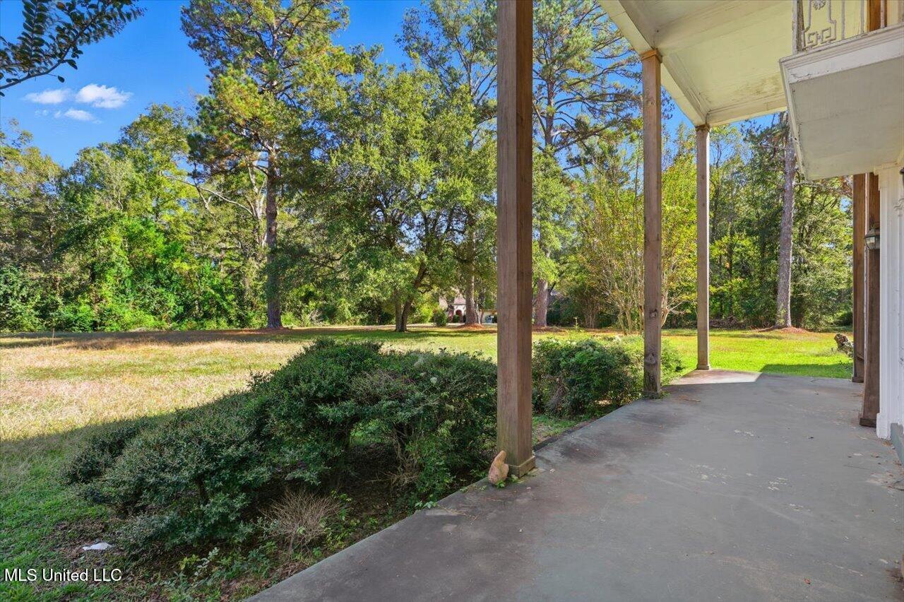 602 Circle Drive Property Photo 5