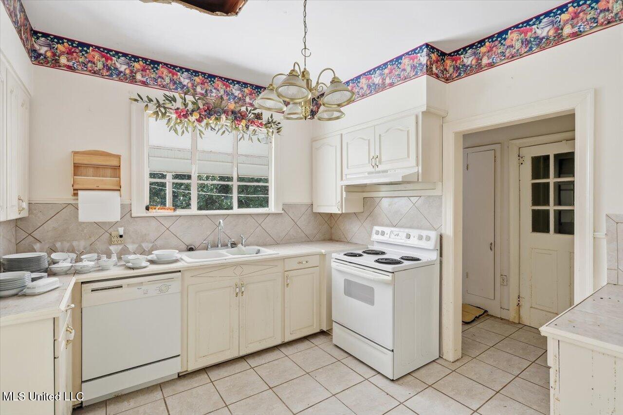 602 Circle Drive Property Photo 14