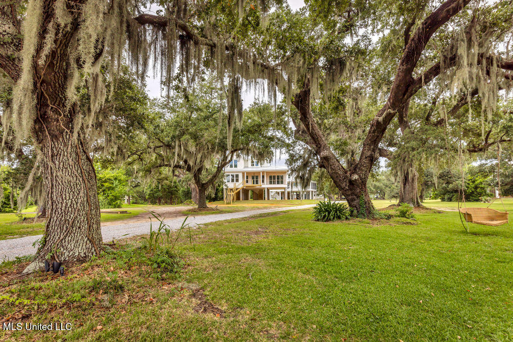 642 N Beach Boulevard Property Photo 8