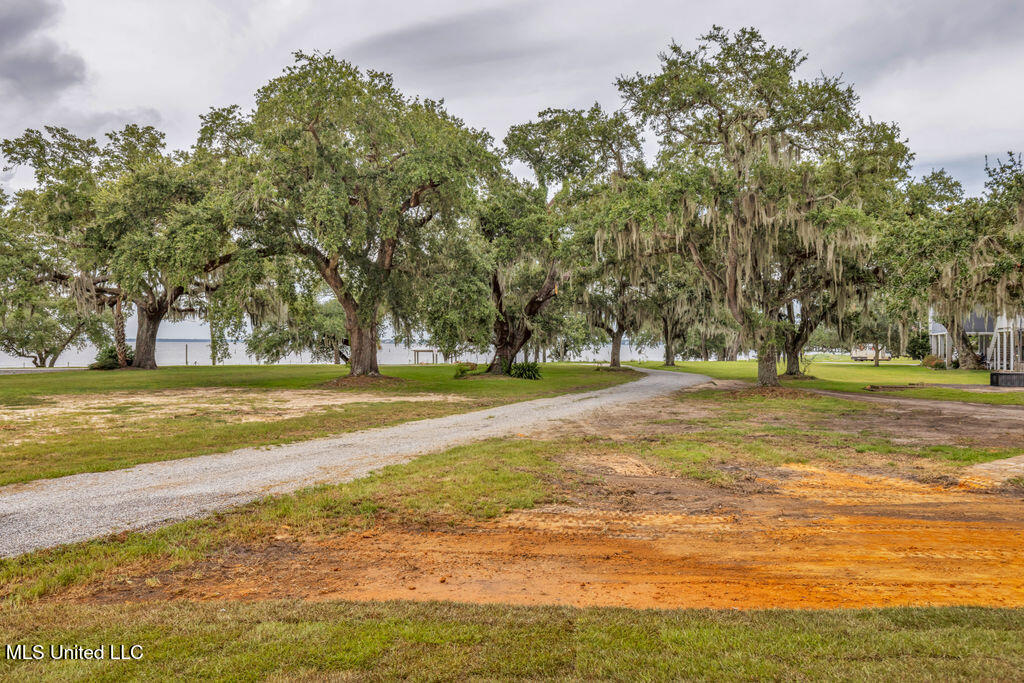 642 N Beach Boulevard Property Photo 10