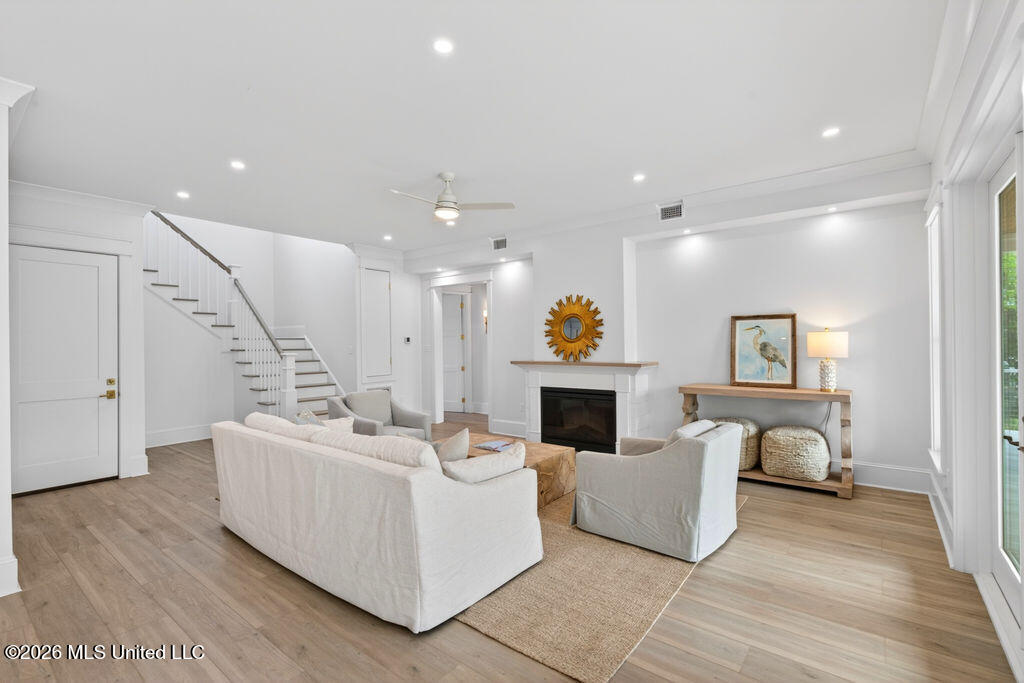 642 N Beach Boulevard Property Photo 13