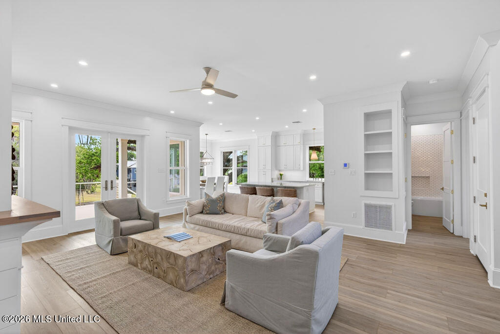 642 N Beach Boulevard Property Photo 15
