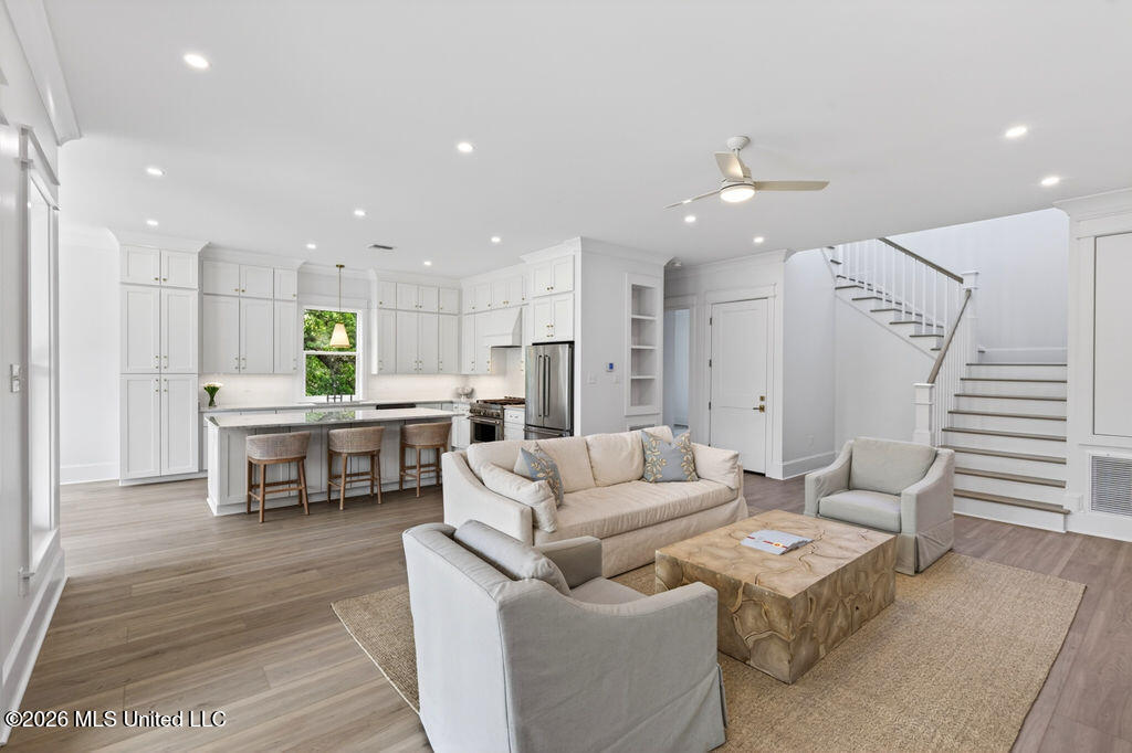 642 N Beach Boulevard Property Photo 16
