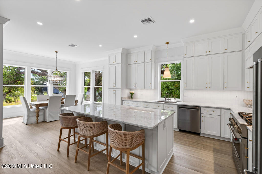 642 N Beach Boulevard Property Photo 18