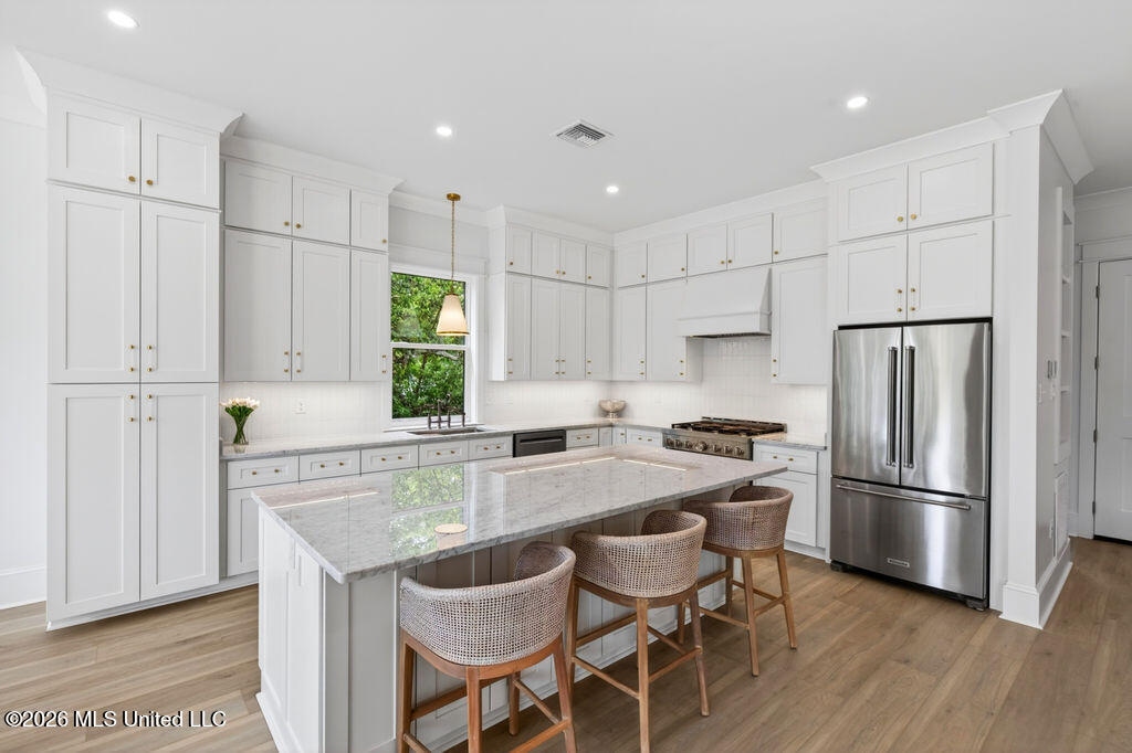 642 N Beach Boulevard Property Photo 19