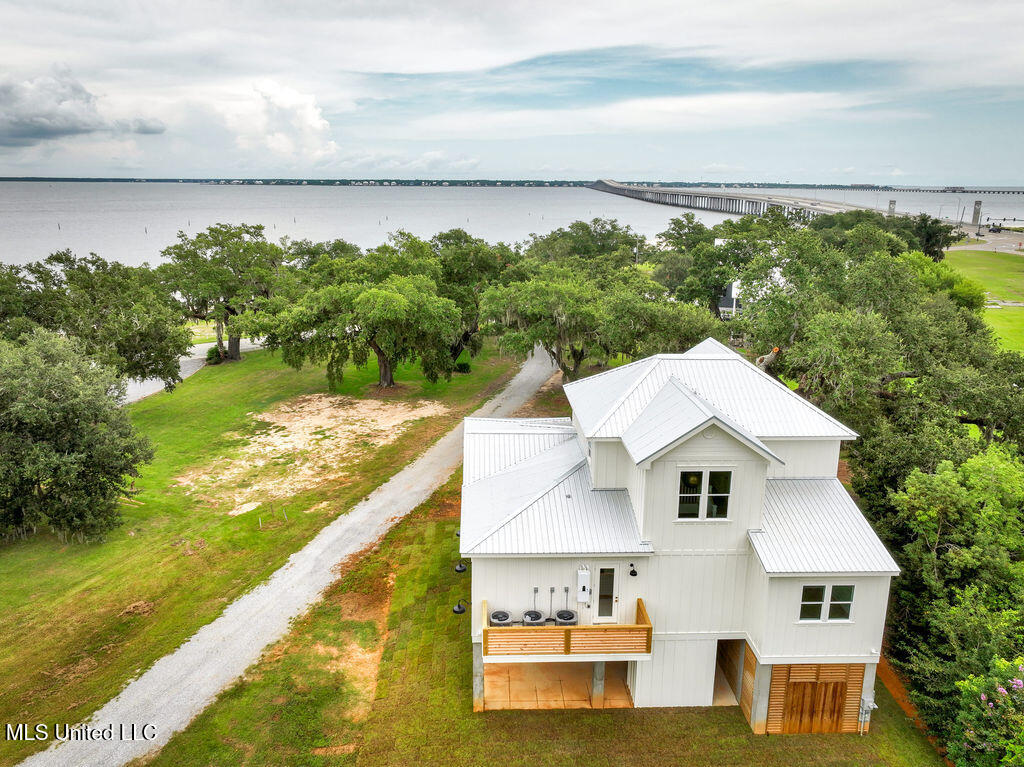 642 N Beach Boulevard Property Photo 52