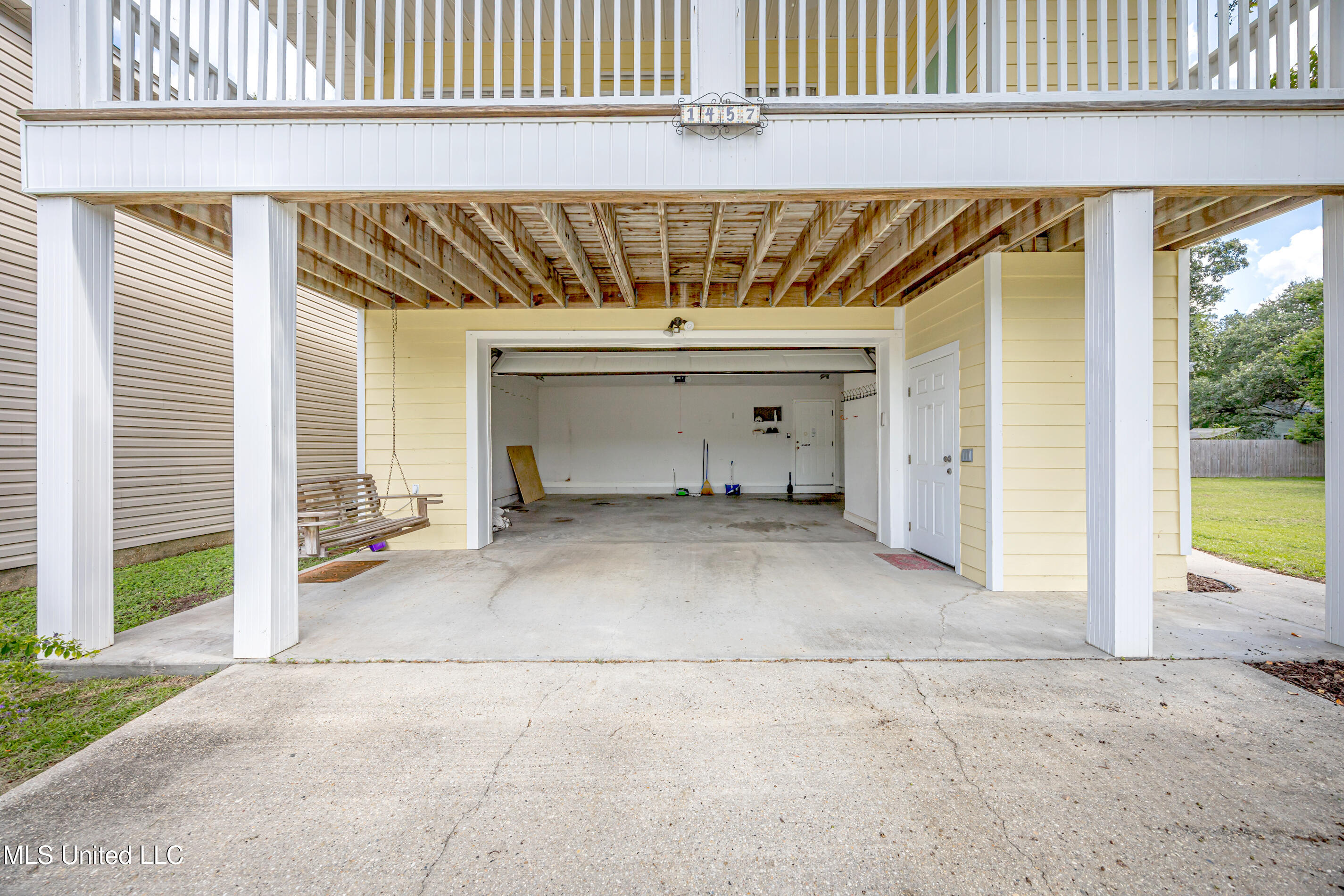 1457 Georgia Place Property Photo 5