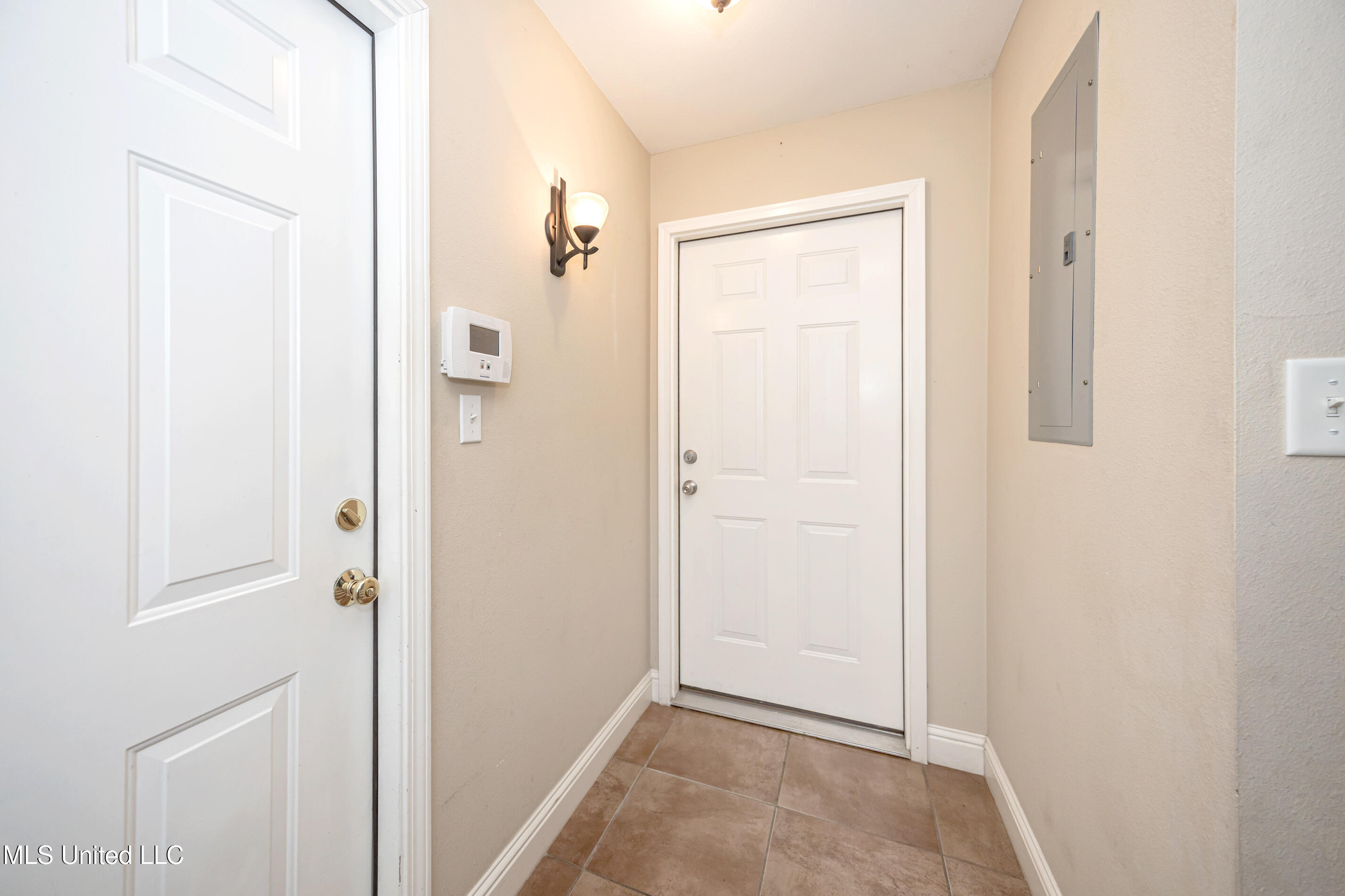 1457 Georgia Place Property Photo 7