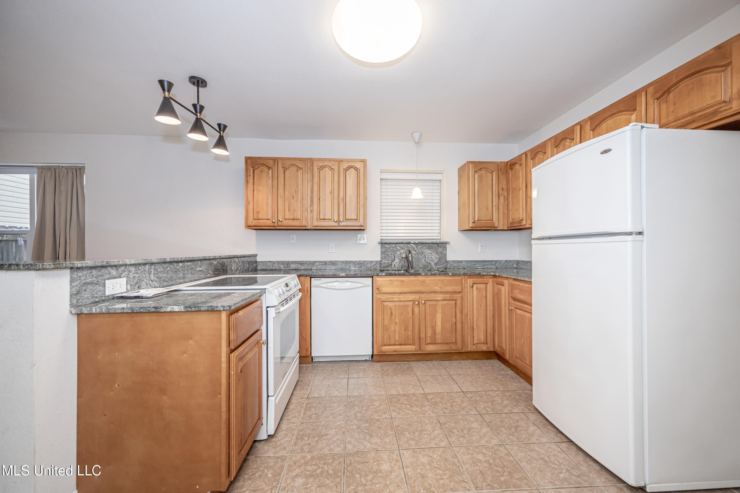 1457 Georgia Place Property Photo 12