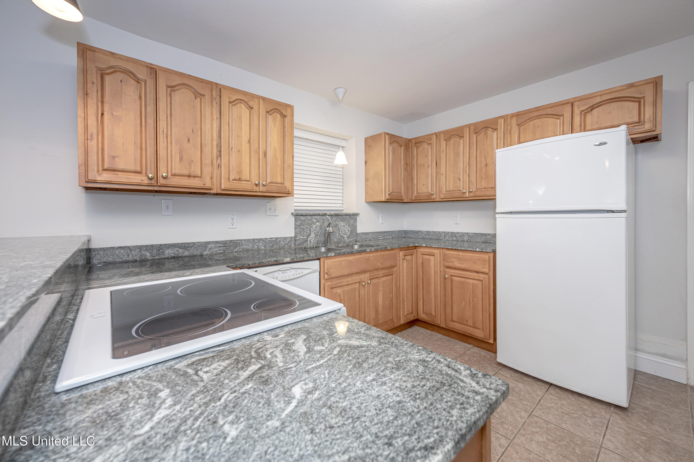 1457 Georgia Place Property Photo 14