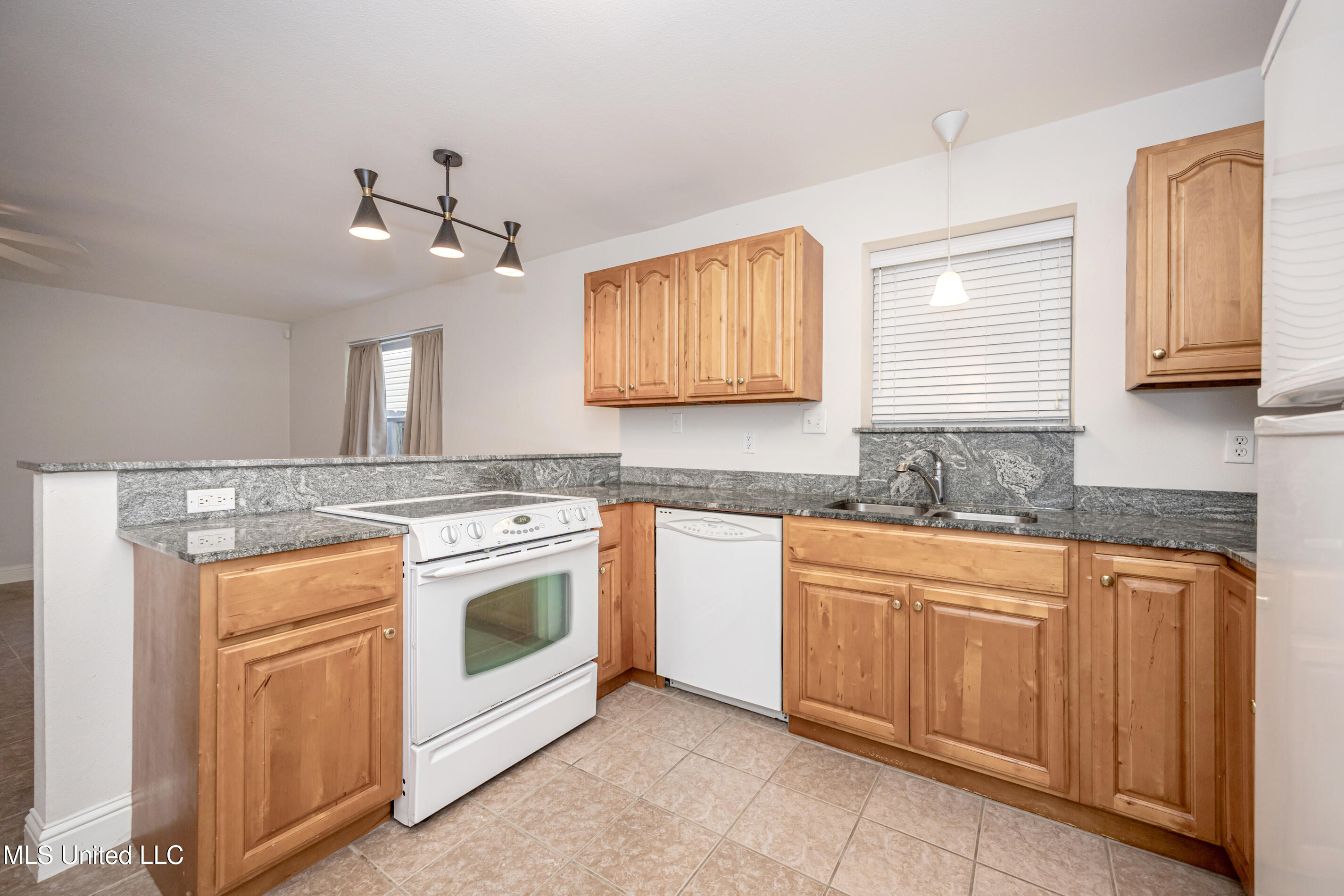 1457 Georgia Place Property Photo 15