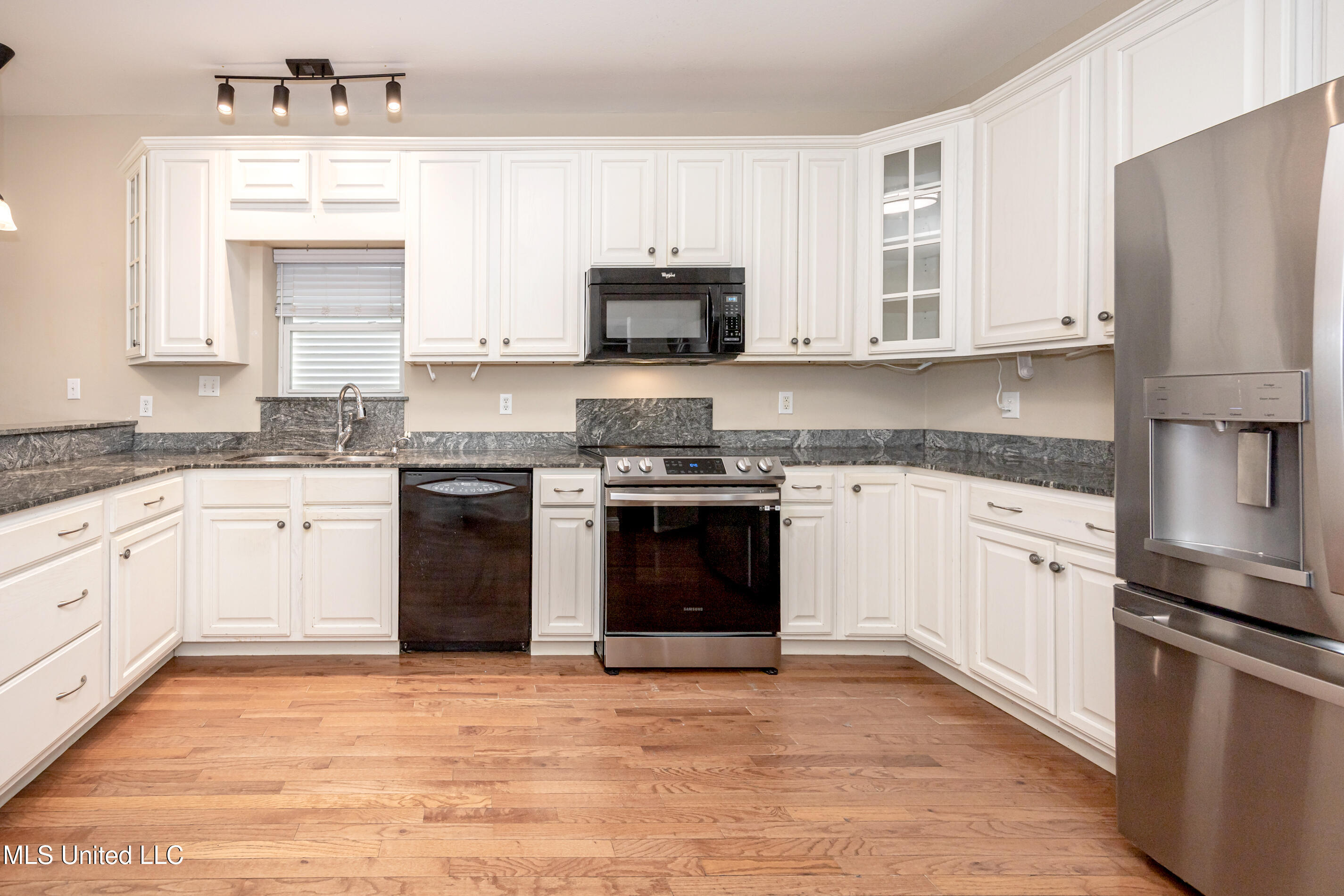 1457 Georgia Place Property Photo 36