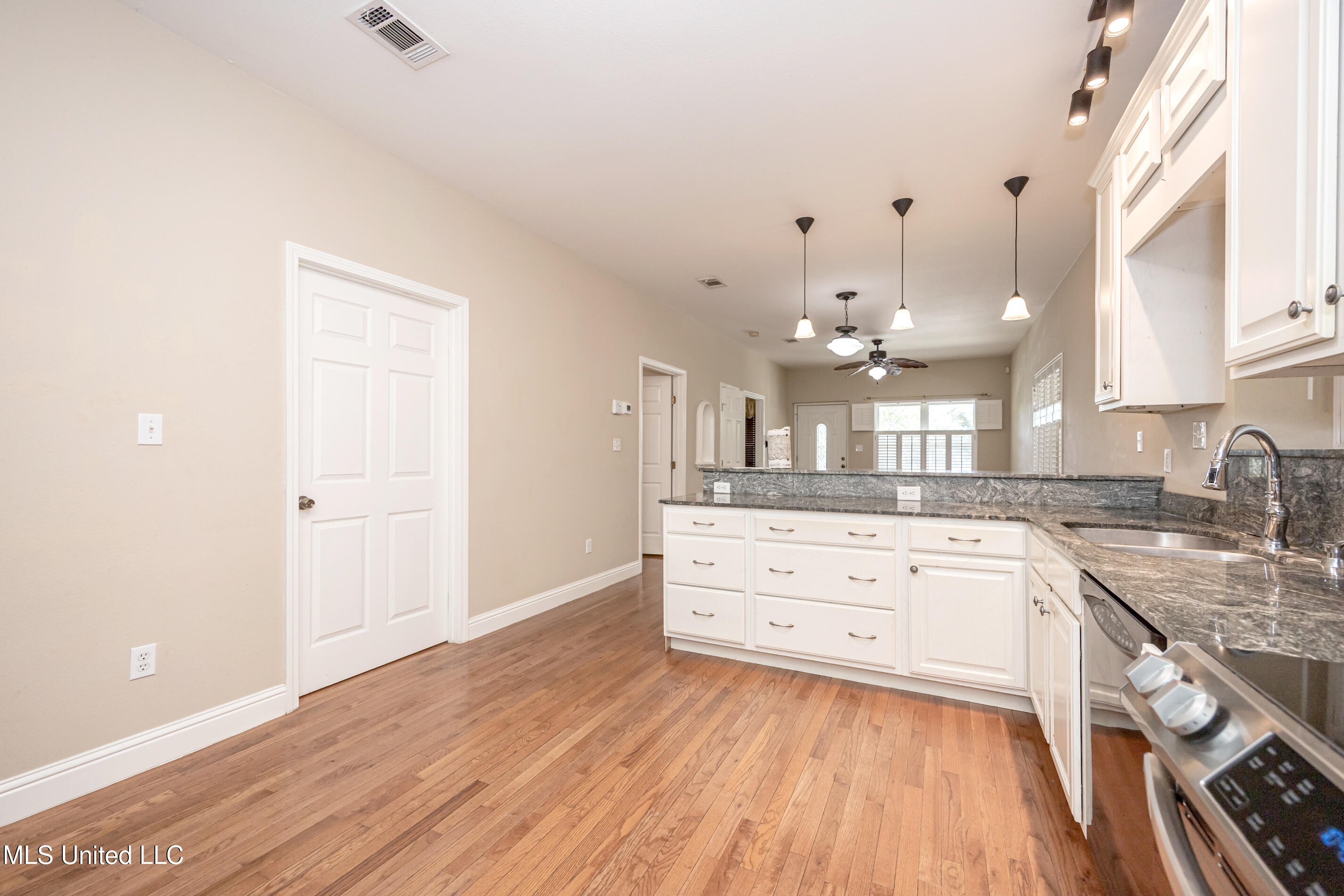 1457 Georgia Place Property Photo 37