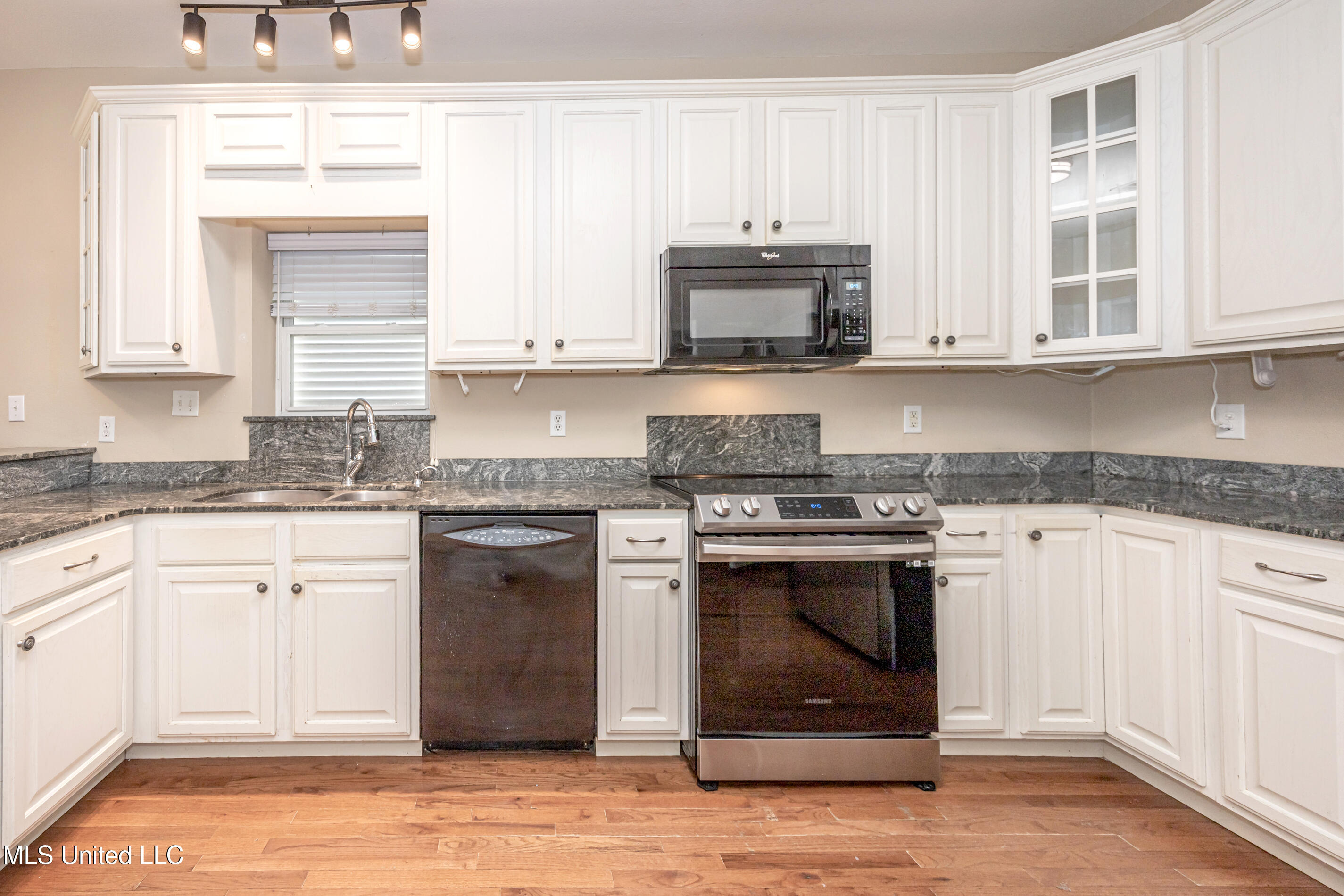 1457 Georgia Place Property Photo 39