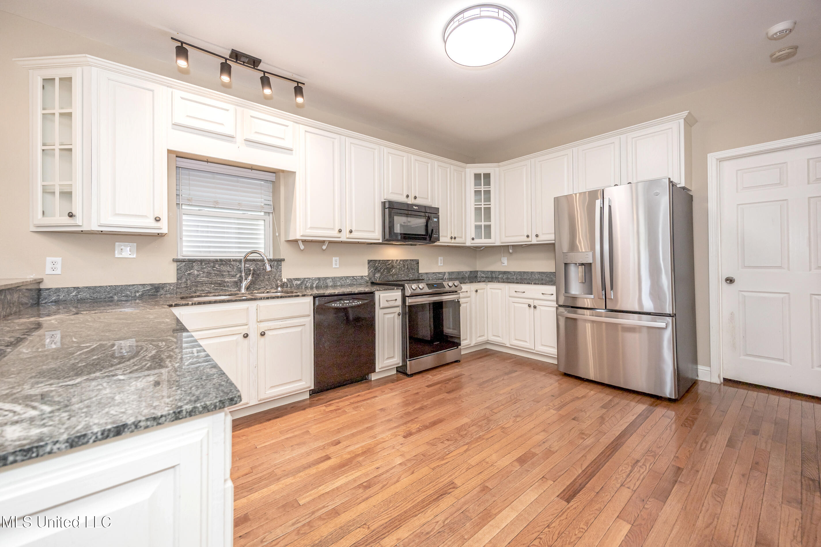 1457 Georgia Place Property Photo 40