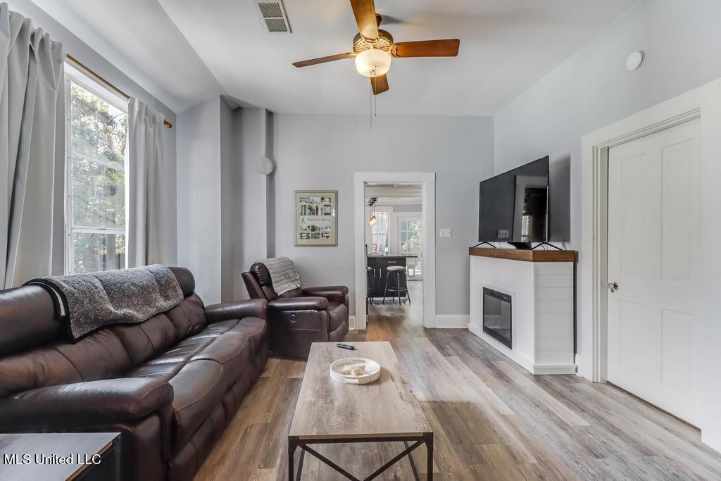 132 Dukate Street Property Photo 5