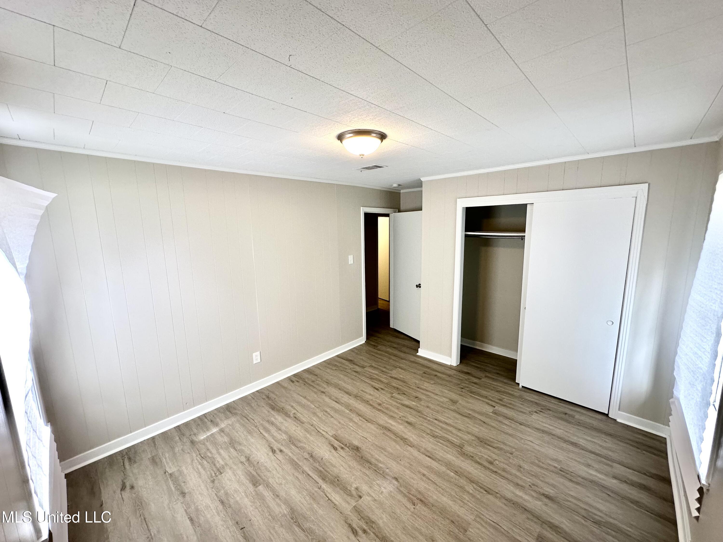 715 Ann Street Property Photo 8