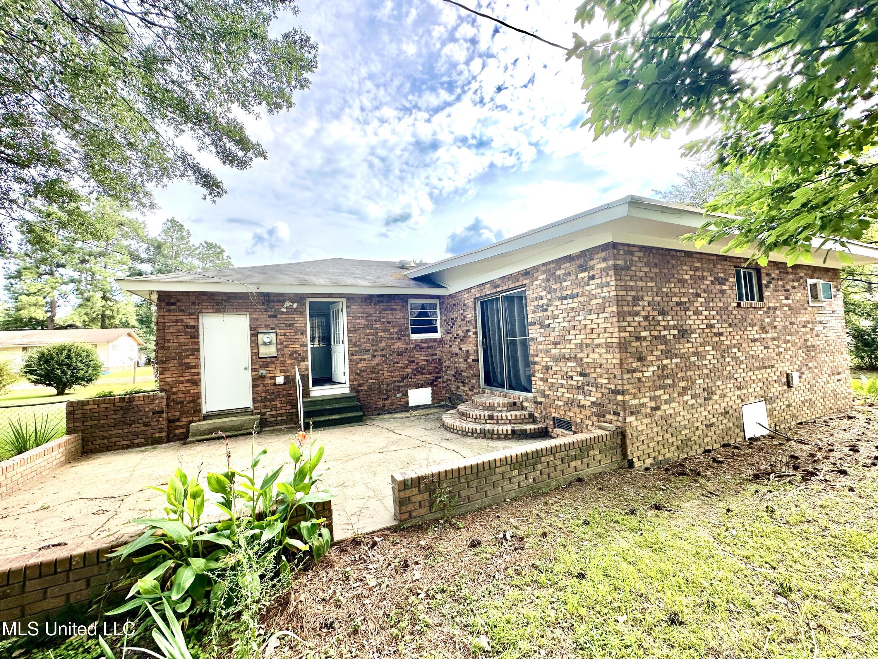 715 Ann Street Property Photo 12