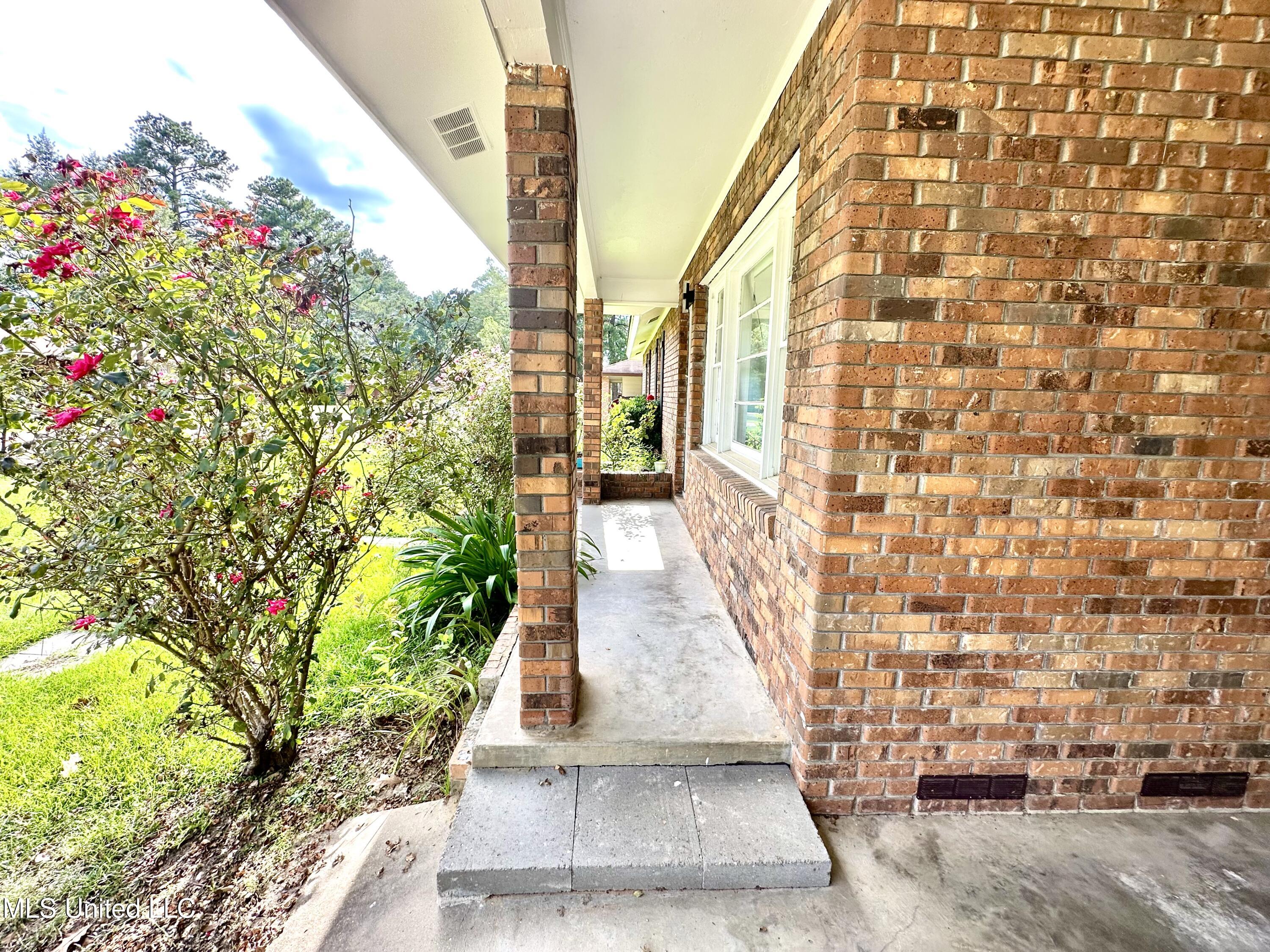 715 Ann Street Property Photo 13