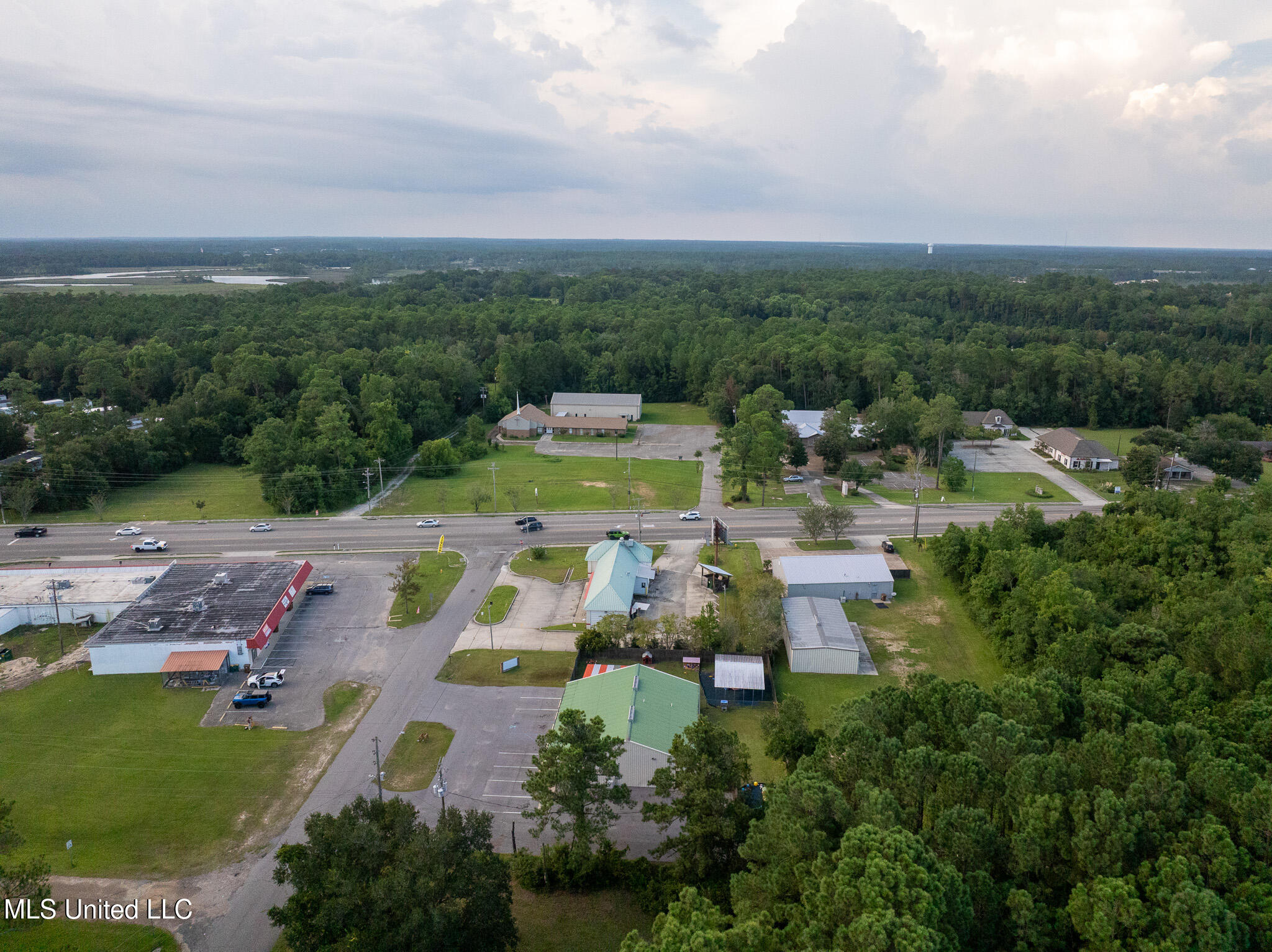 890 Vee Street Property Photo 9