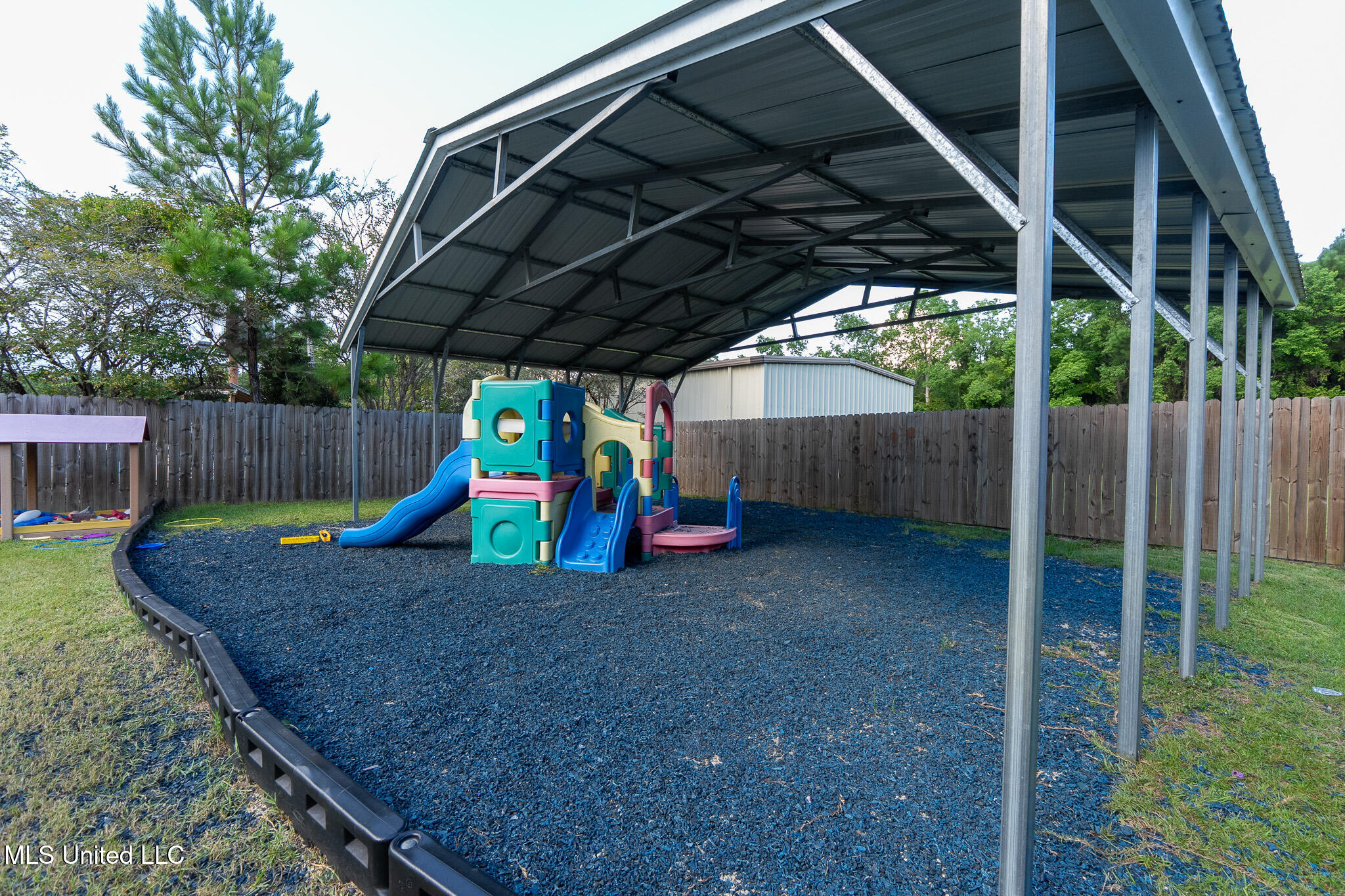 890 Vee Street Property Photo 13