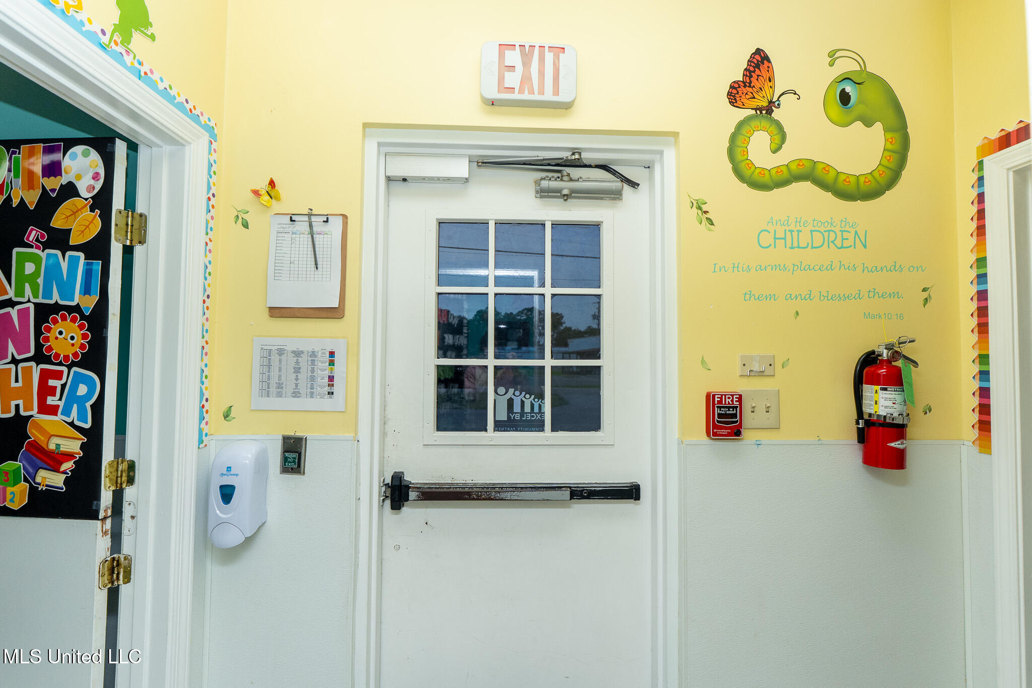 890 Vee Street Property Photo 19