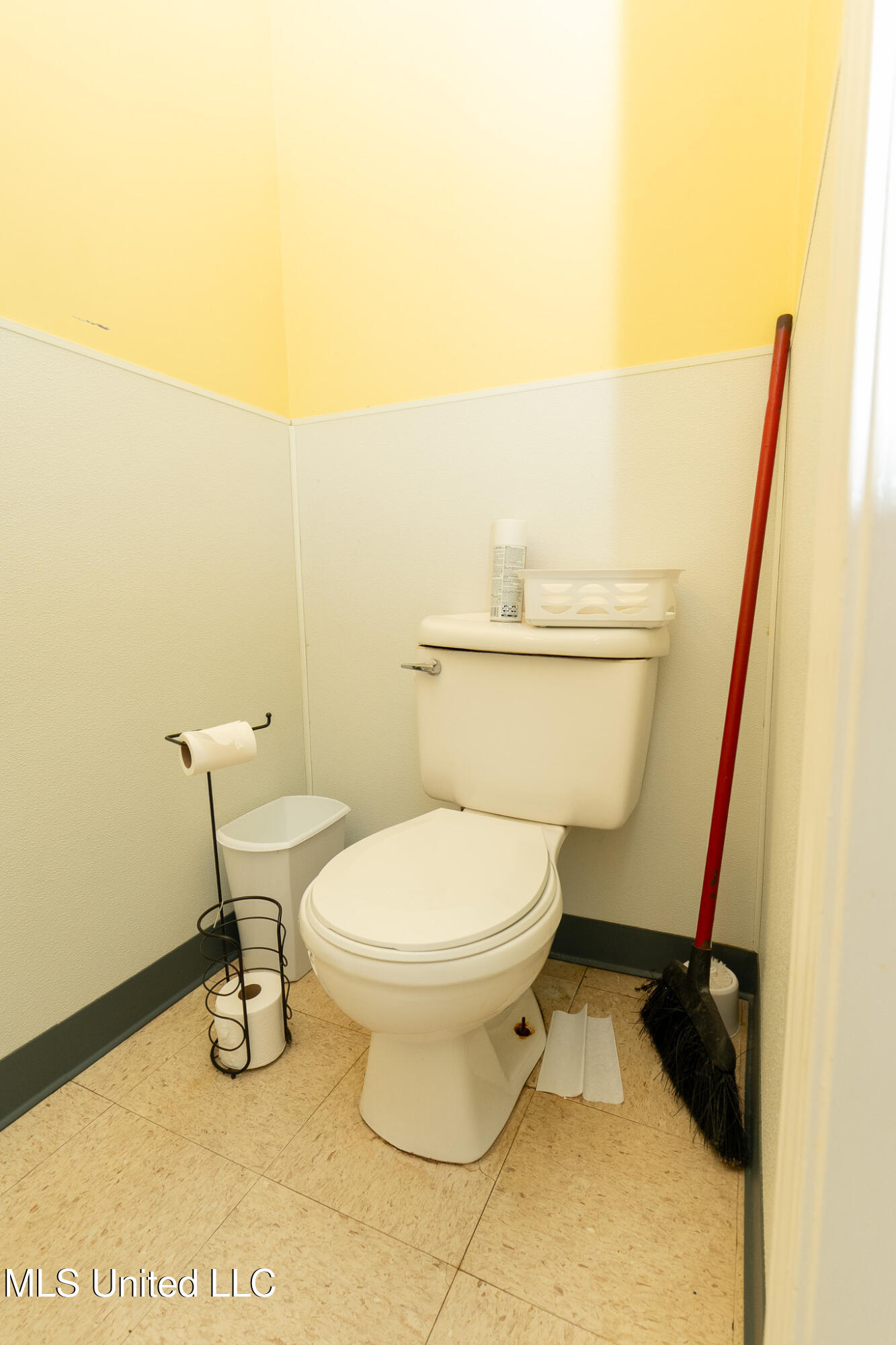 890 Vee Street Property Photo 26