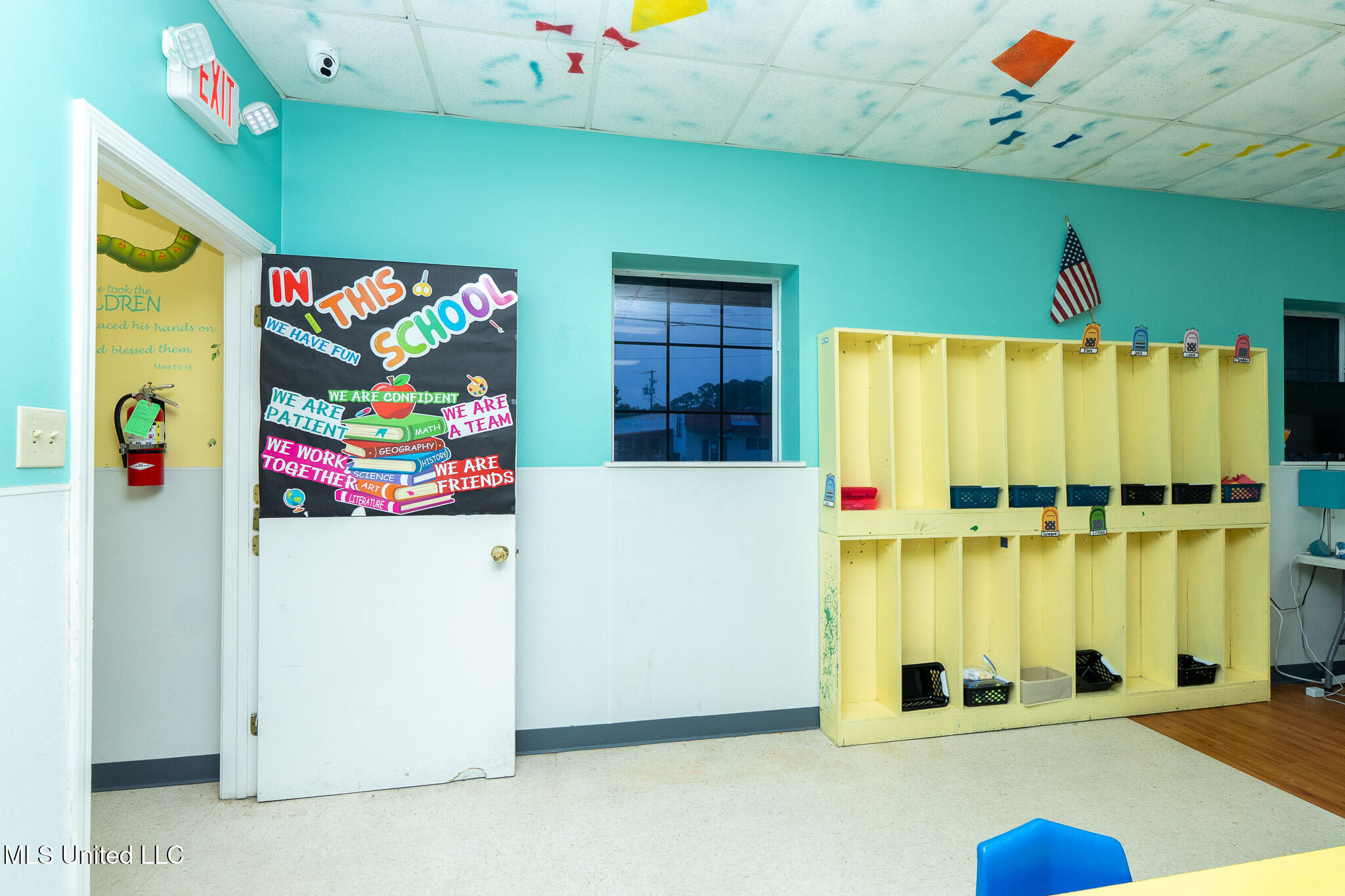 890 Vee Street Property Photo 28