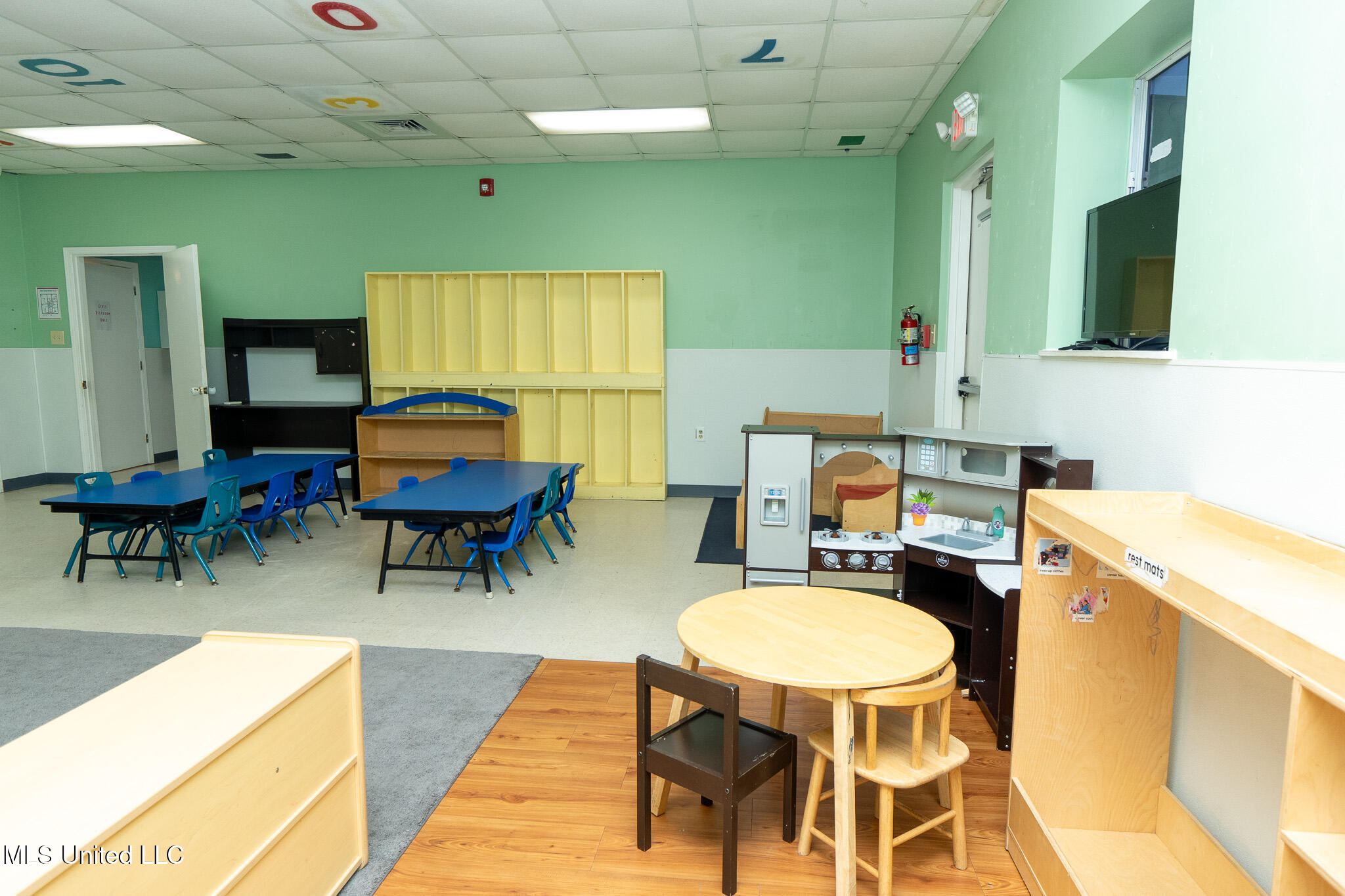 890 Vee Street Property Photo 29