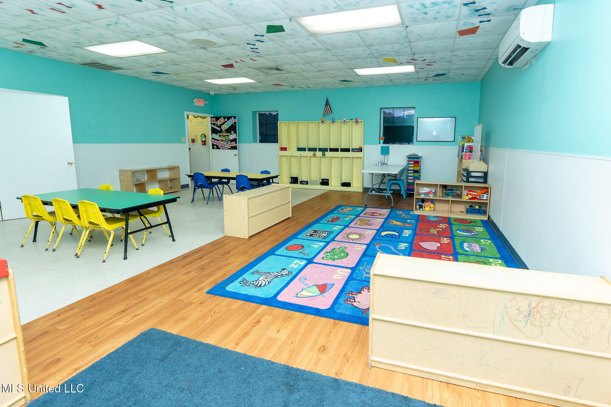 890 Vee Street Property Photo 38