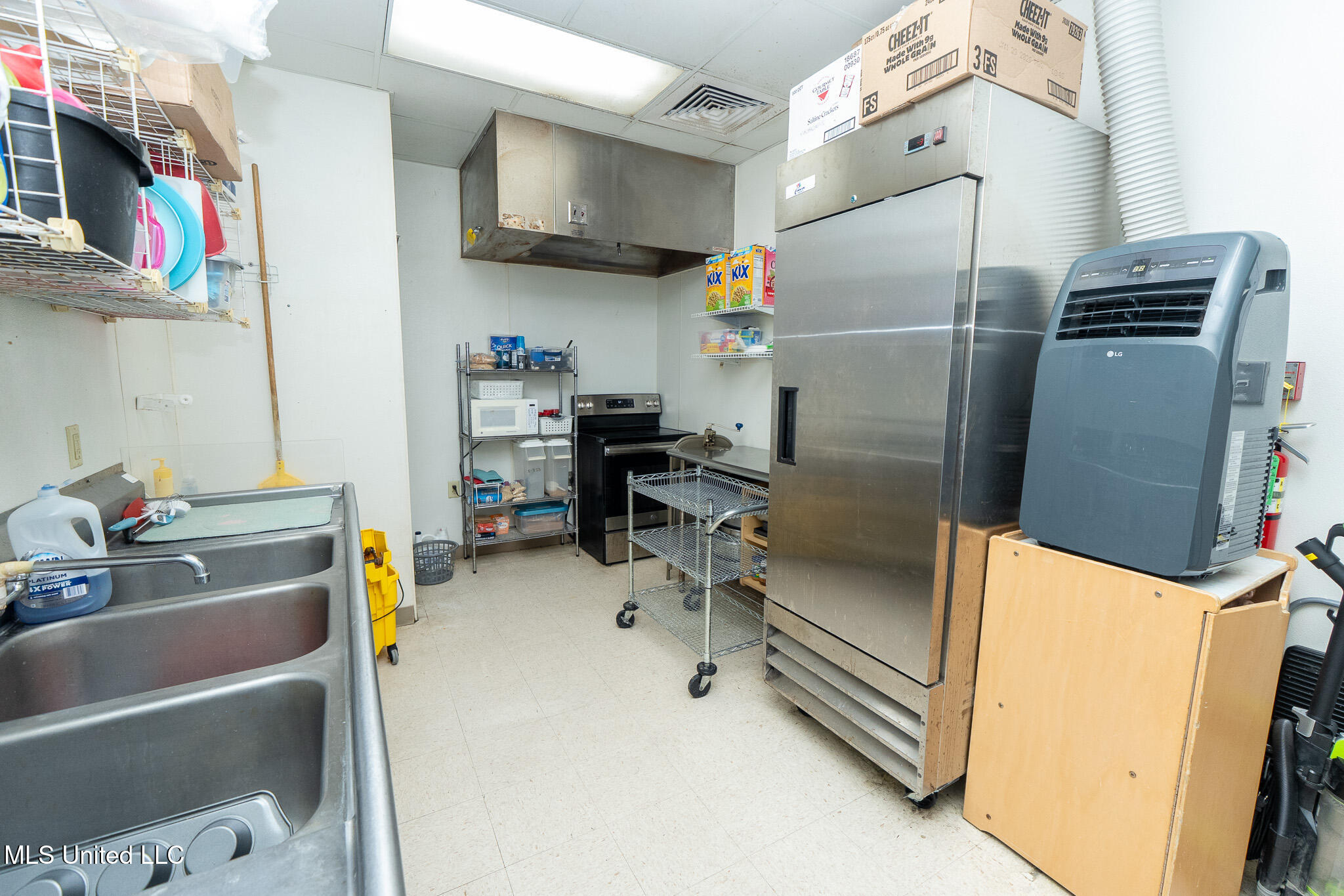 890 Vee Street Property Photo 40