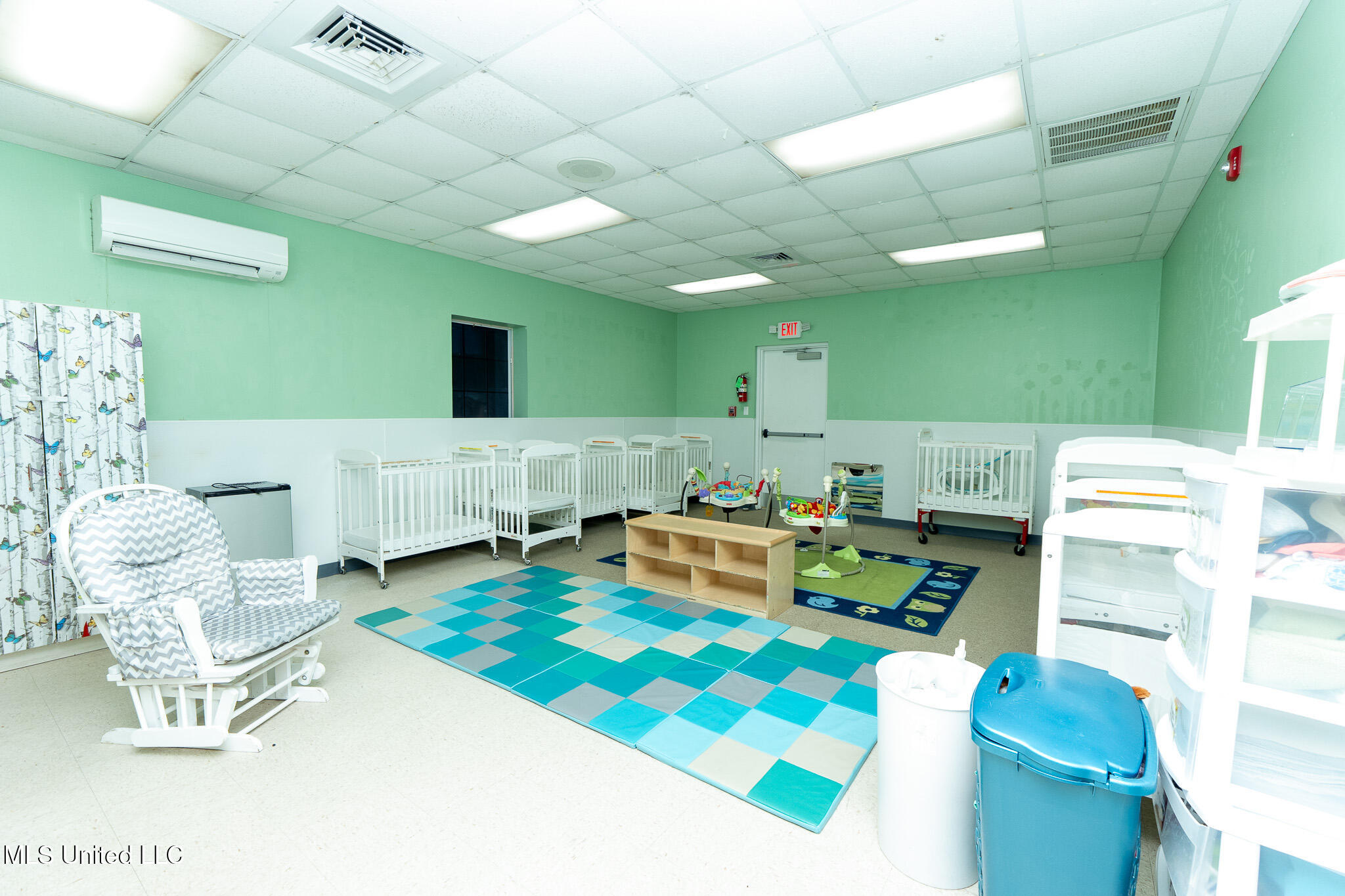 890 Vee Street Property Photo 46