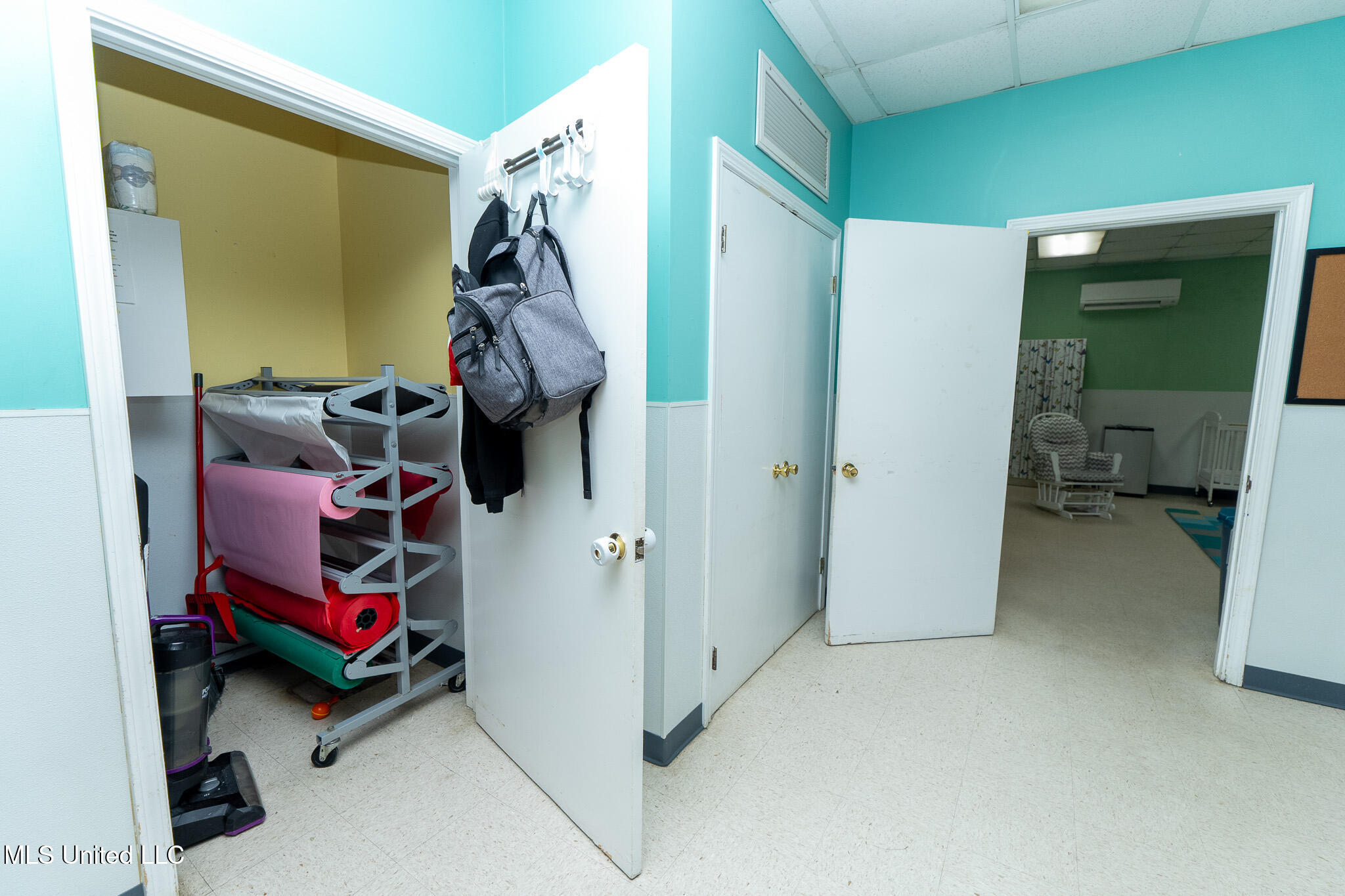 890 Vee Street Property Photo 47