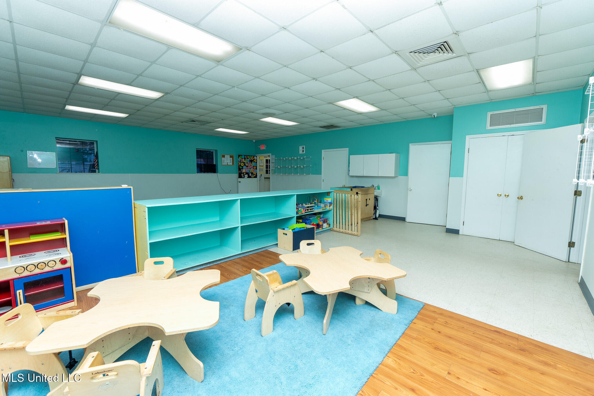 890 Vee Street Property Photo 48