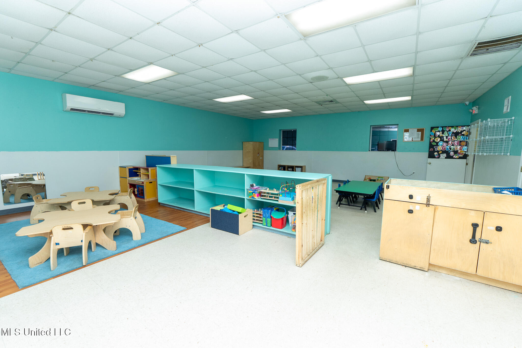 890 Vee Street Property Photo 49