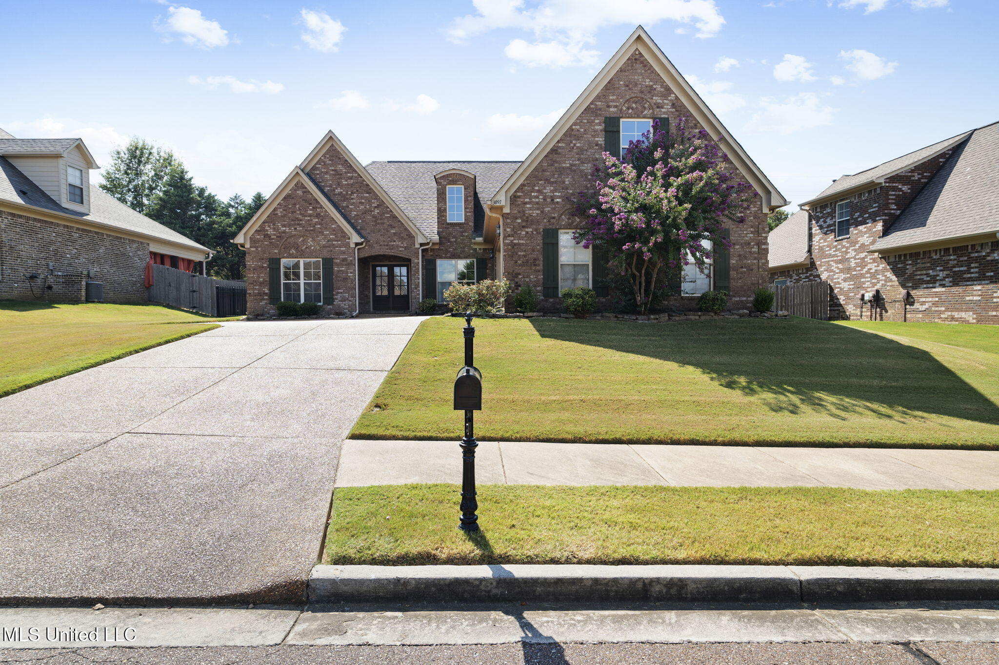 3091 W Jefferson Loop Property Photo 1