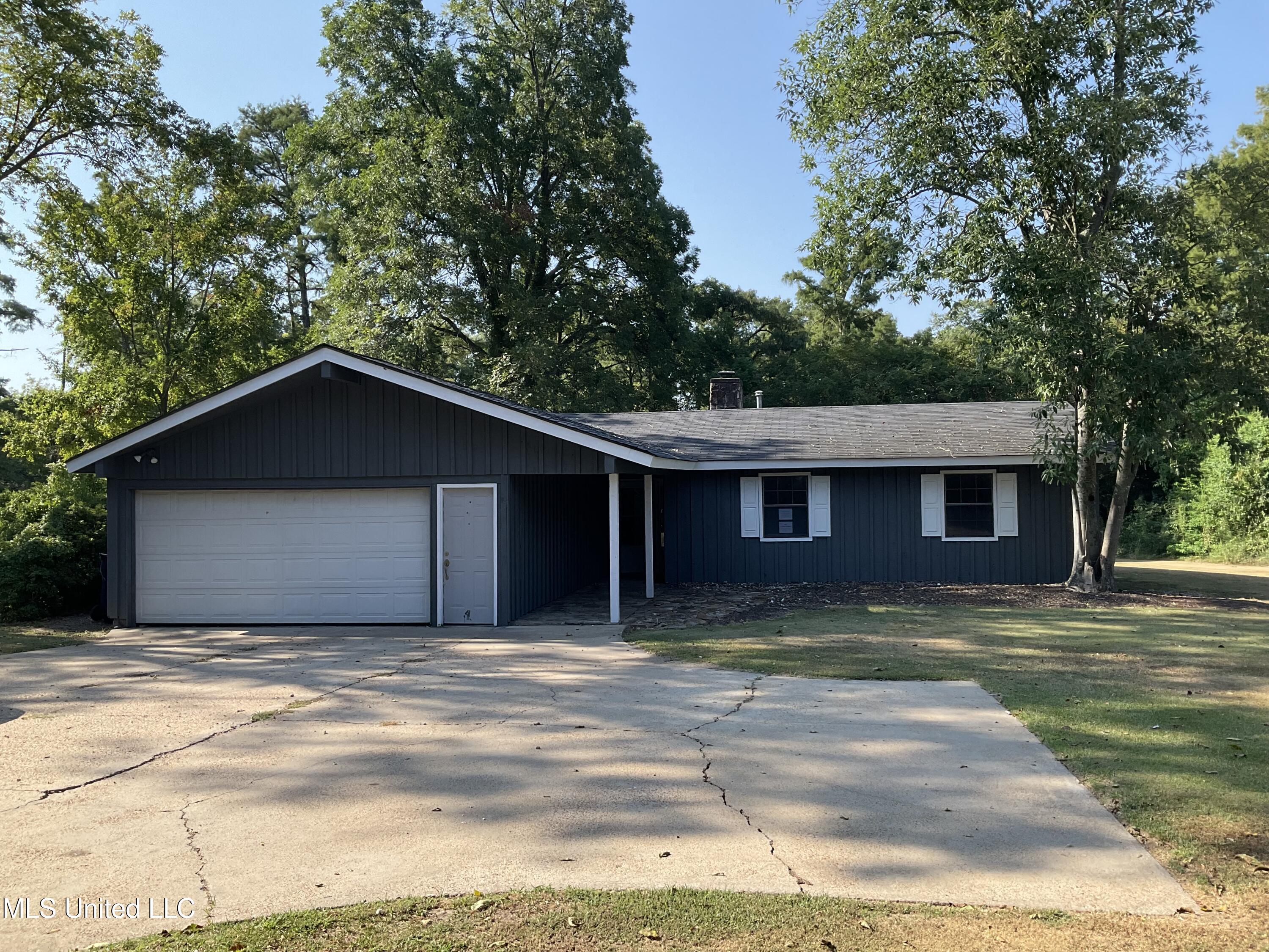 204 Cypress Drive Property Photo 1